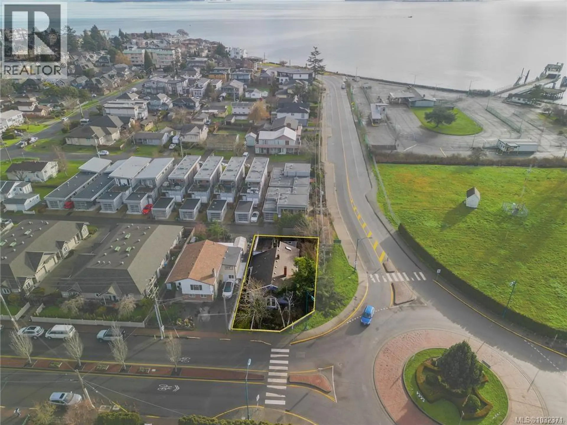 Property at 9601 Fifth St, Sidney, BC