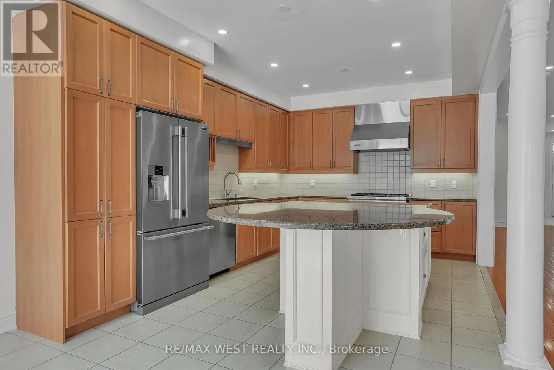 146 SANDRINGHAM DRIVE - Image 4