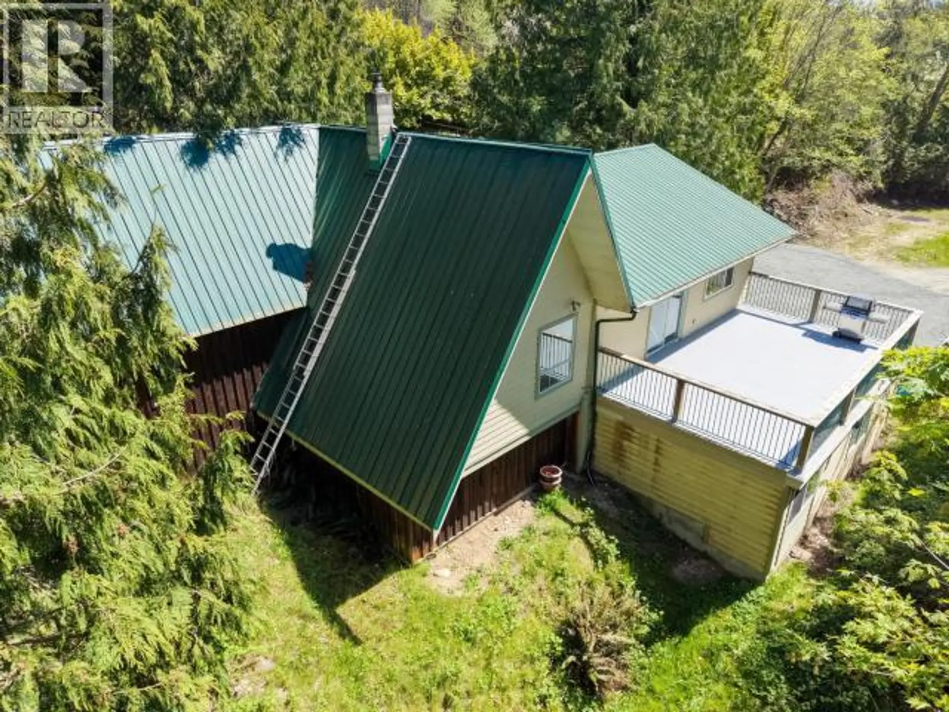 Property at 4070 HIGHWAY 101, Powell River, BC