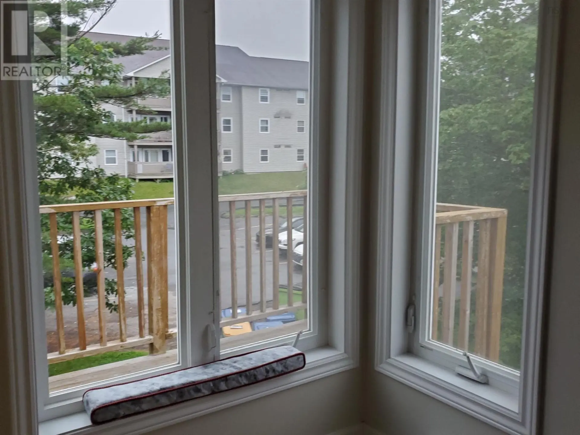 #206 158 Farnham Gate Road - Image 7