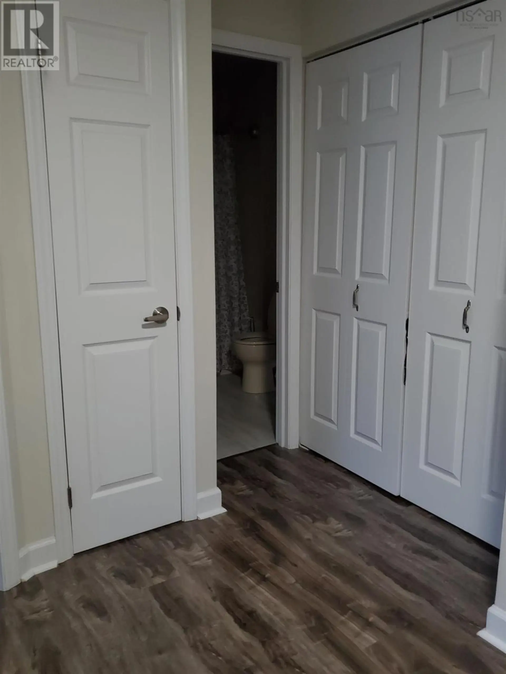 #206 158 Farnham Gate Road - Image 10