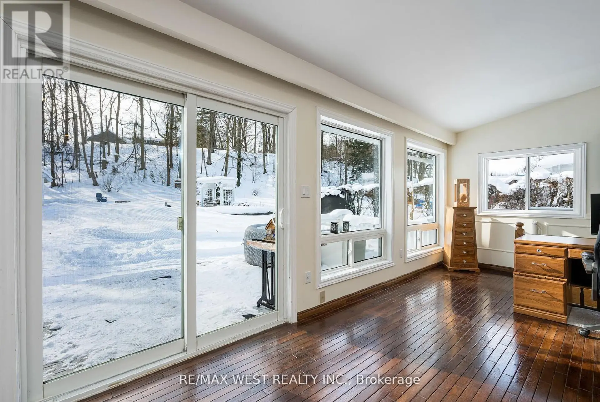 25 EDWIN STREET W - Image 5