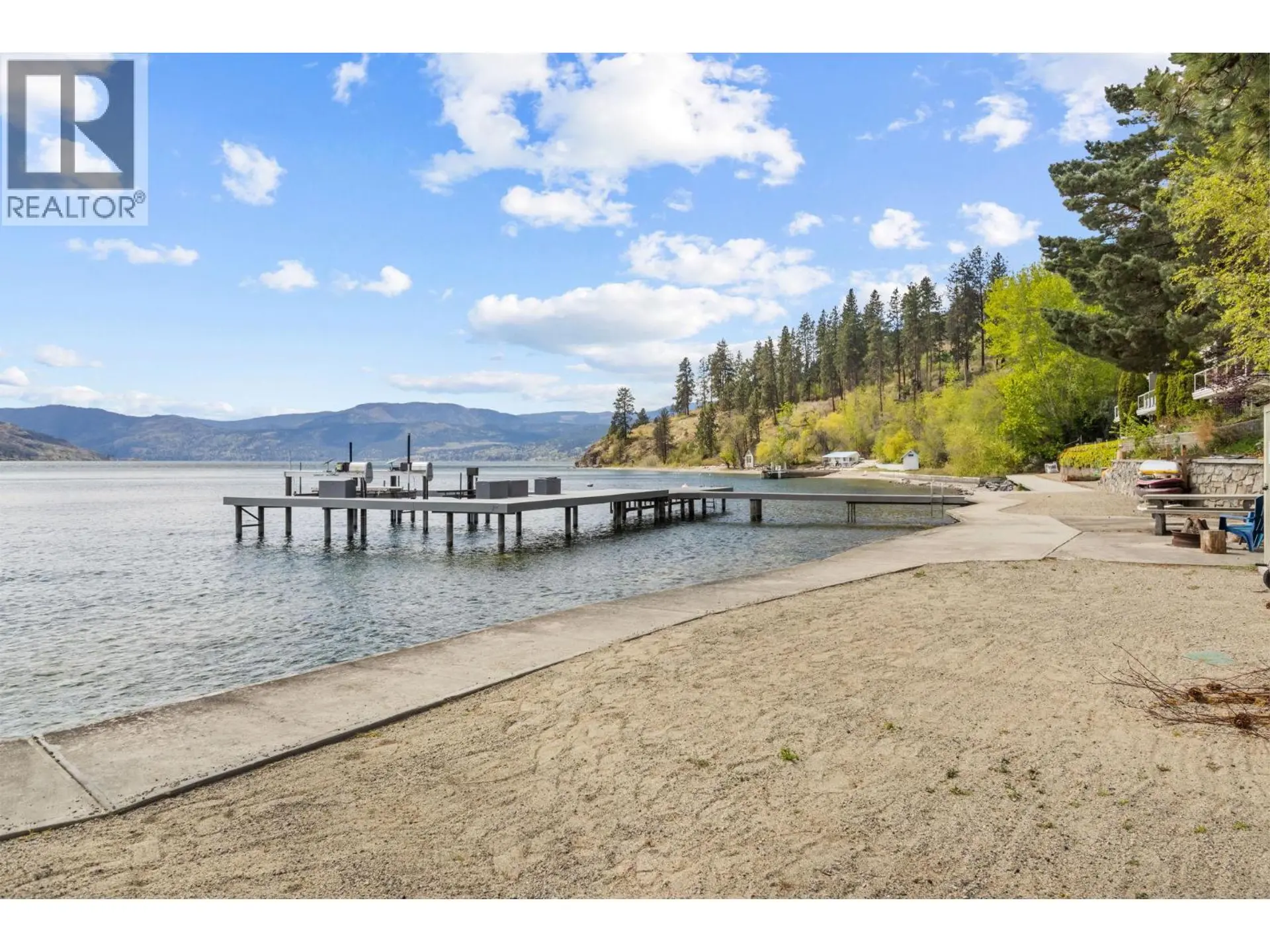 #100 3050 Seclusion Bay Road - Image 9