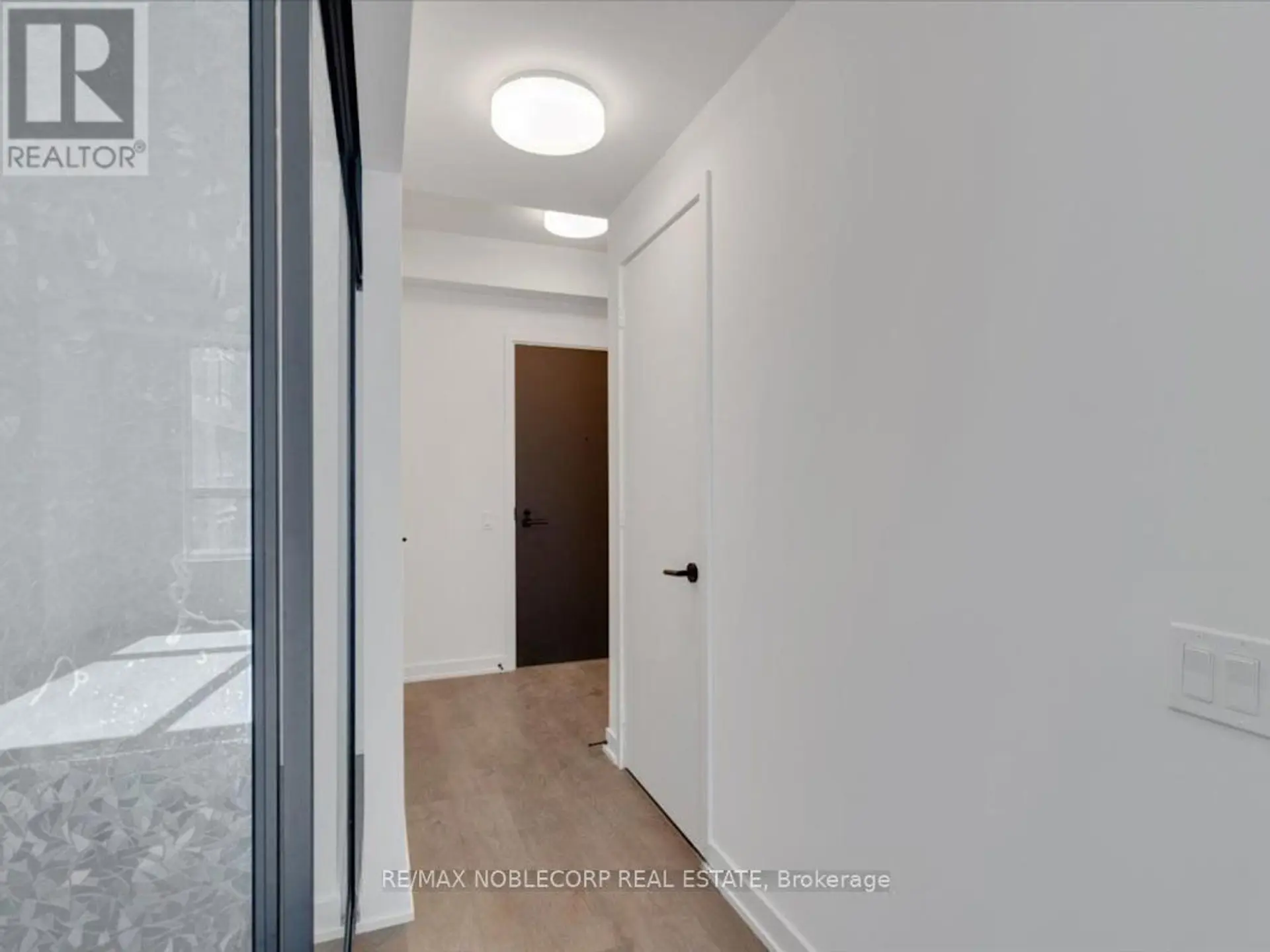 #712 108 PETER STREET - Image 3