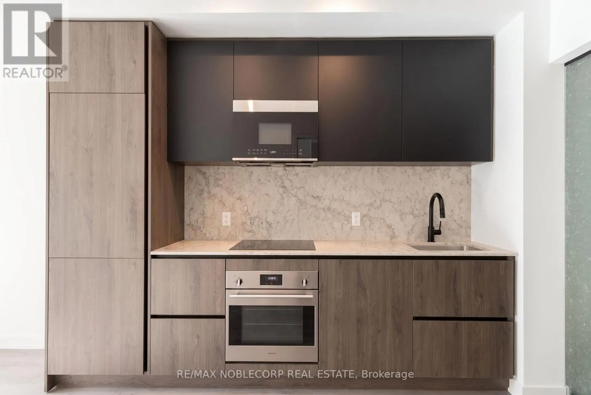 #712 108 PETER STREET - Image 4