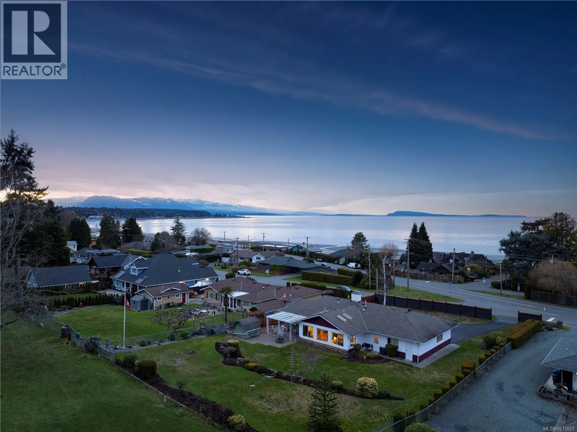 Property at 260 Elizabeth Ave, Qualicum Beach, BC