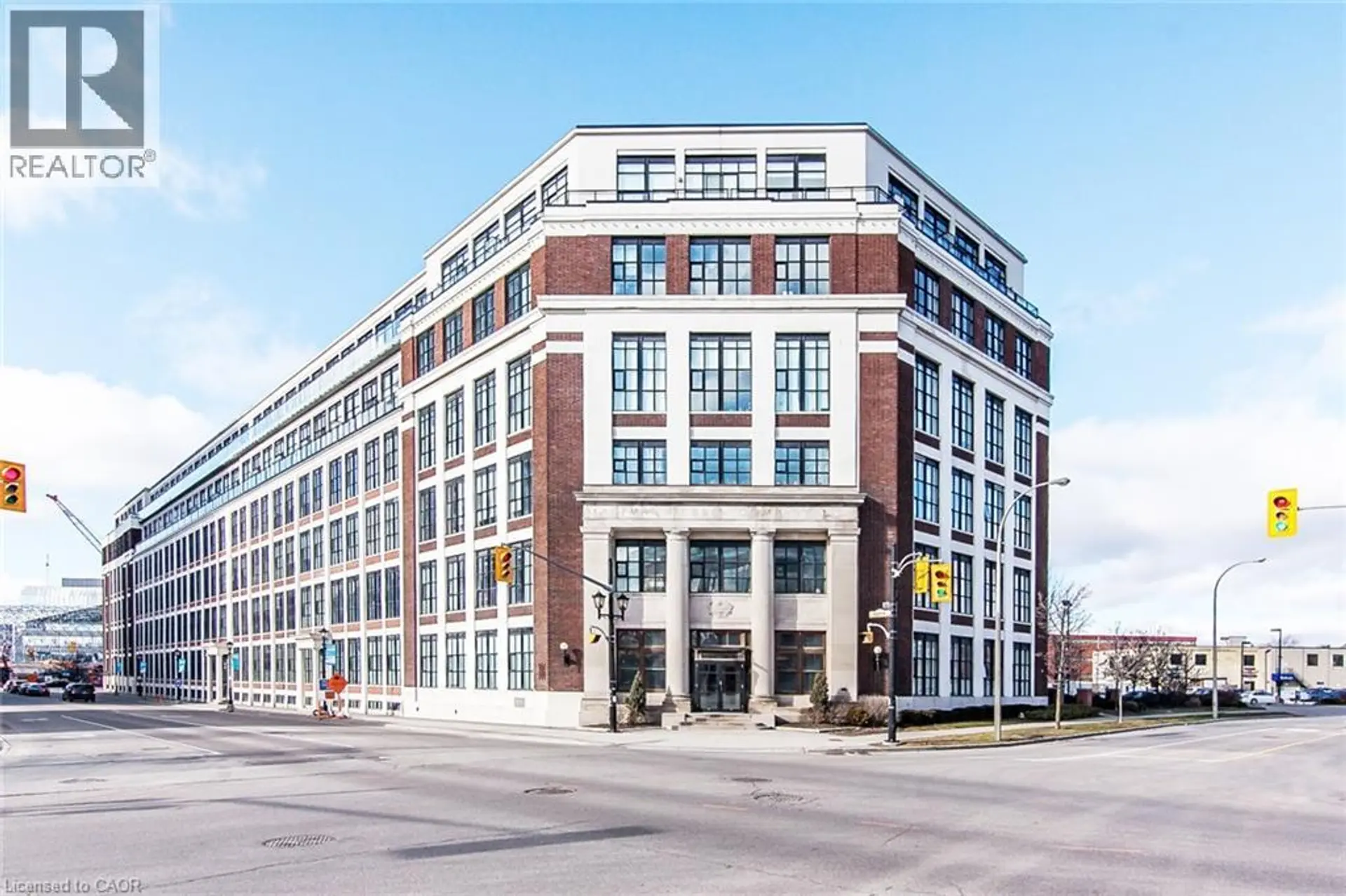 #124 410 KING Street W - Image 2