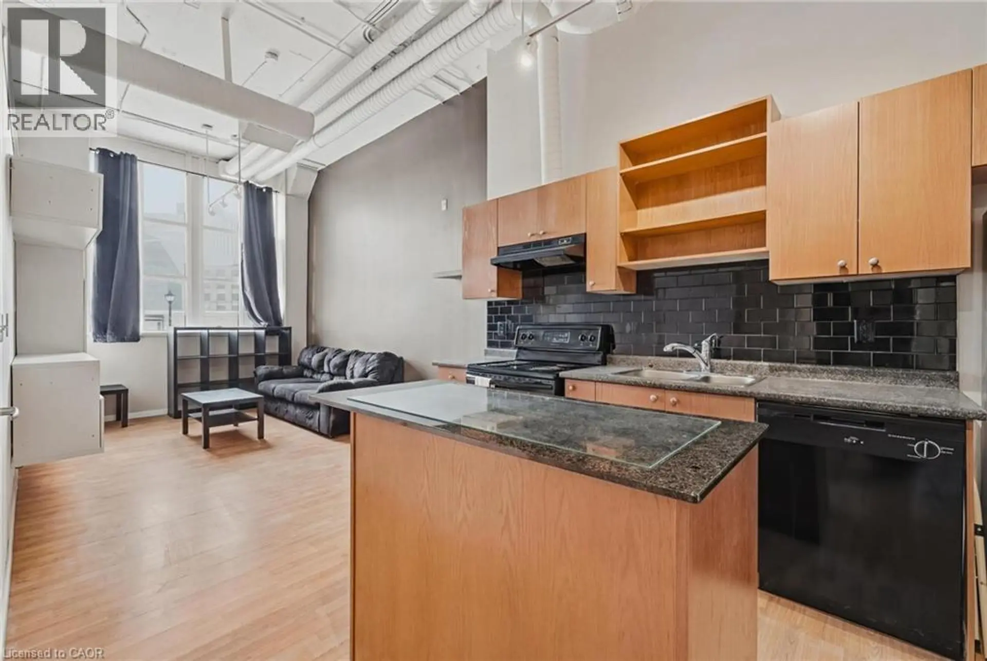 #124 410 KING Street W - Image 3
