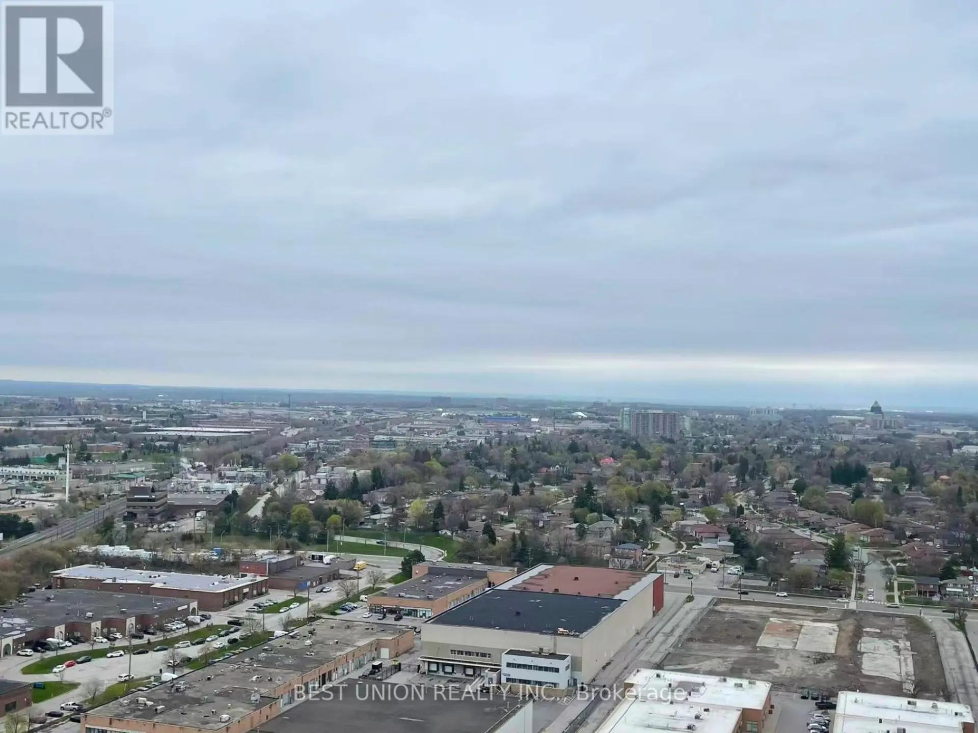 #PH20 181 VILLAGE GREEN SQUARE - Image 15