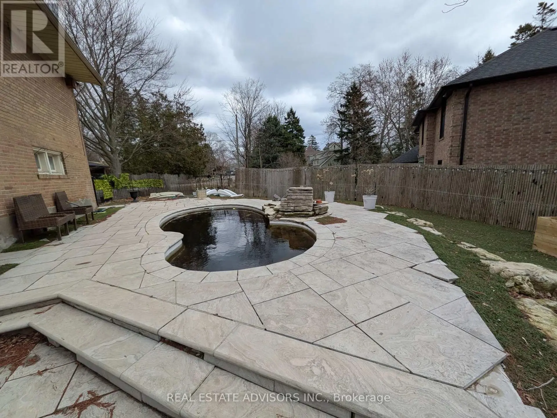 1 LAKEHILL CRESCENT - Image 15
