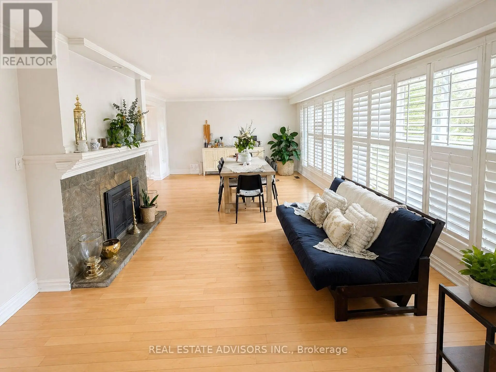 1 LAKEHILL CRESCENT - Image 2