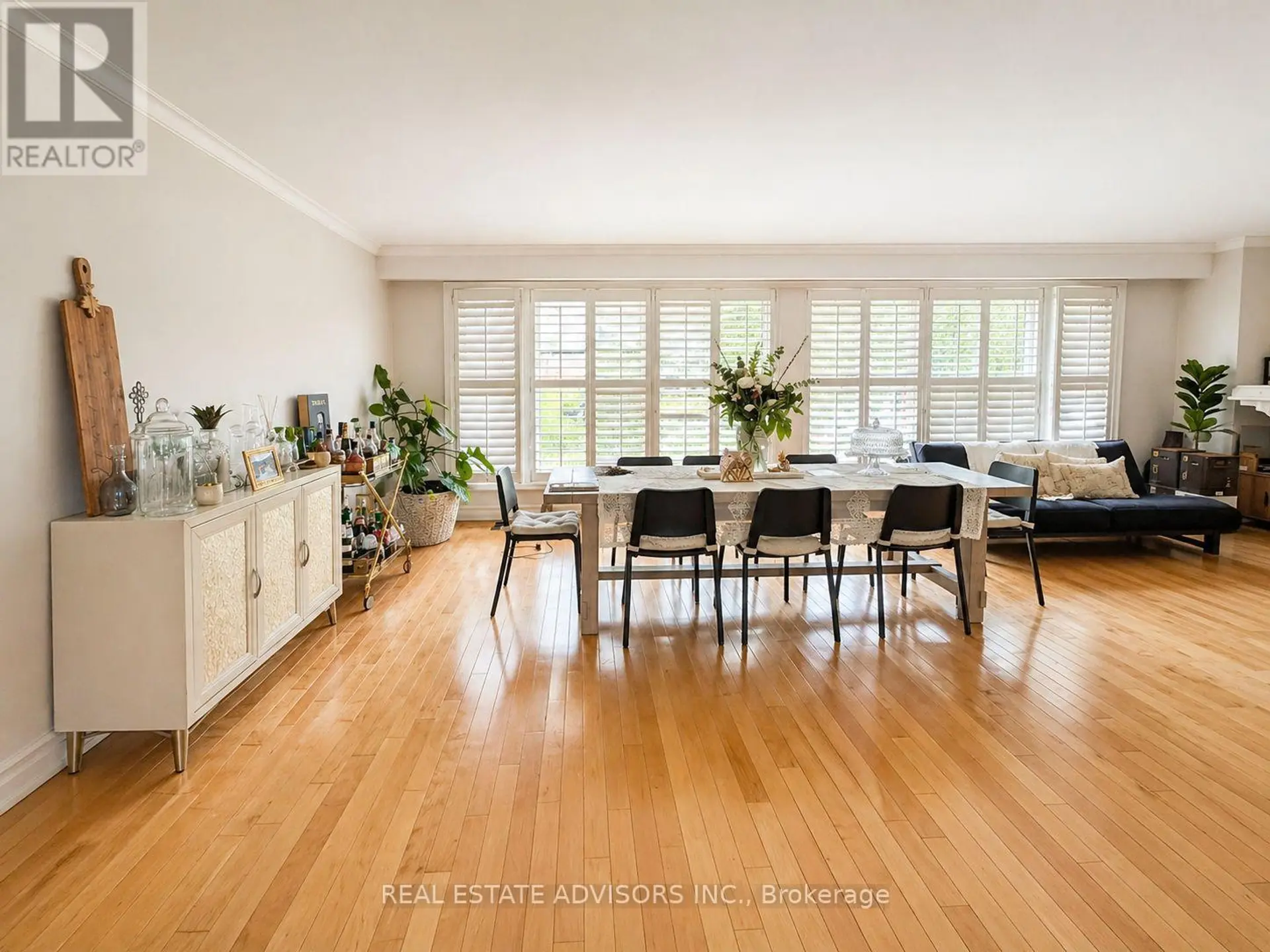 1 LAKEHILL CRESCENT - Image 3