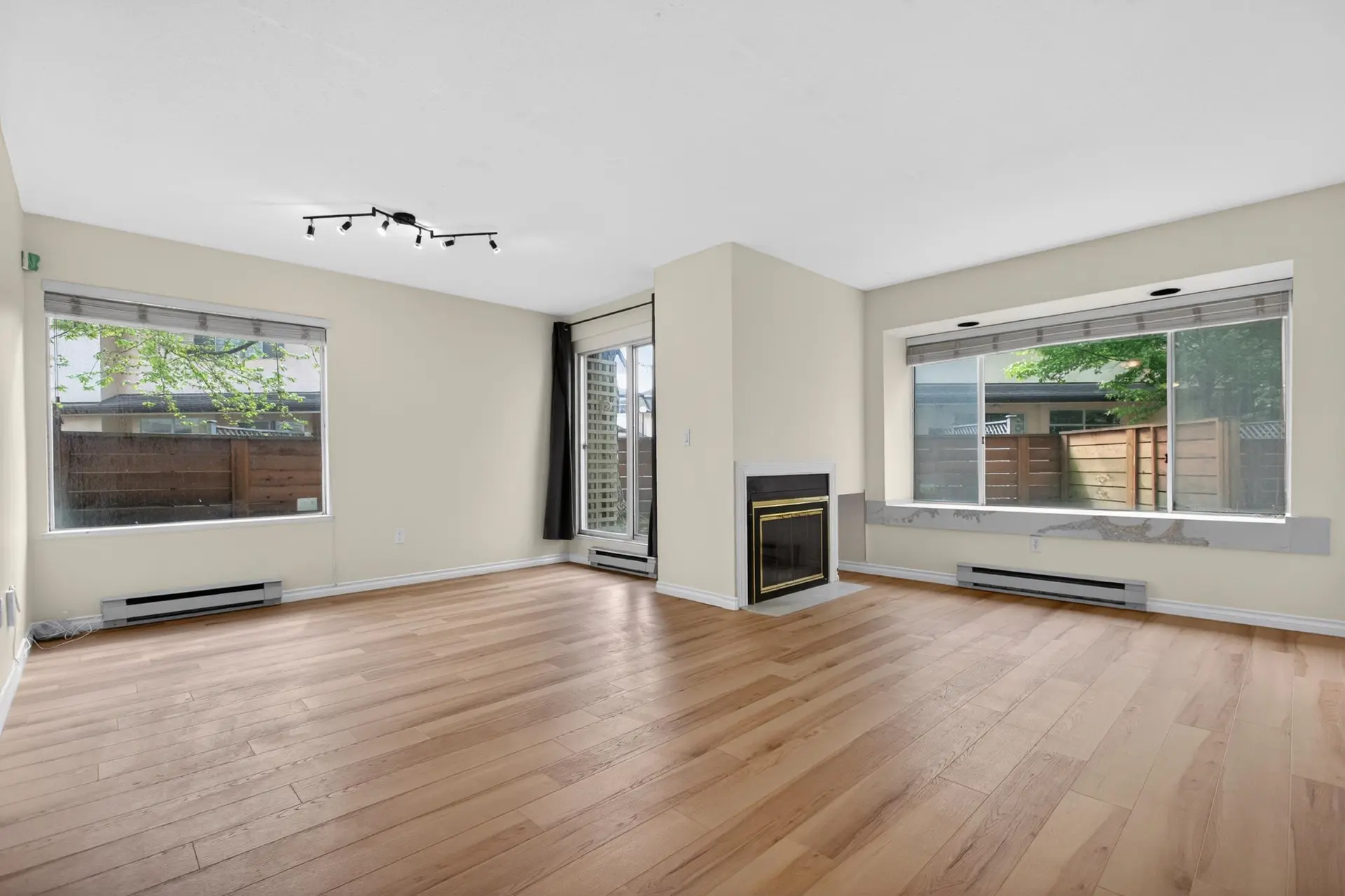 #8 7611 Moffatt Road - Image 2