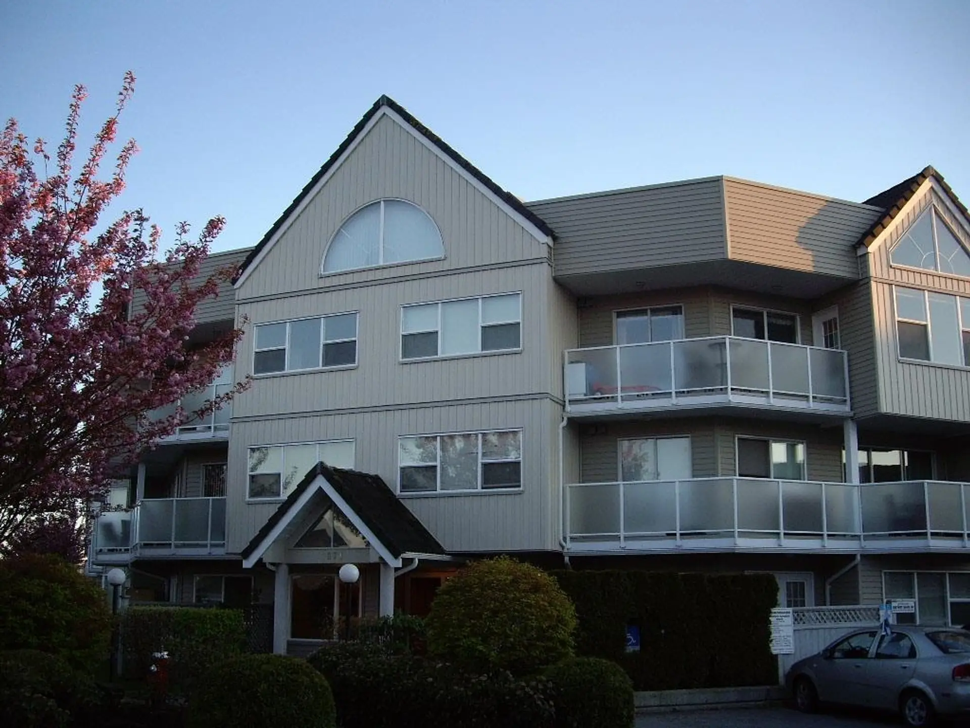 #204 7071 Blundell Road - Image 3