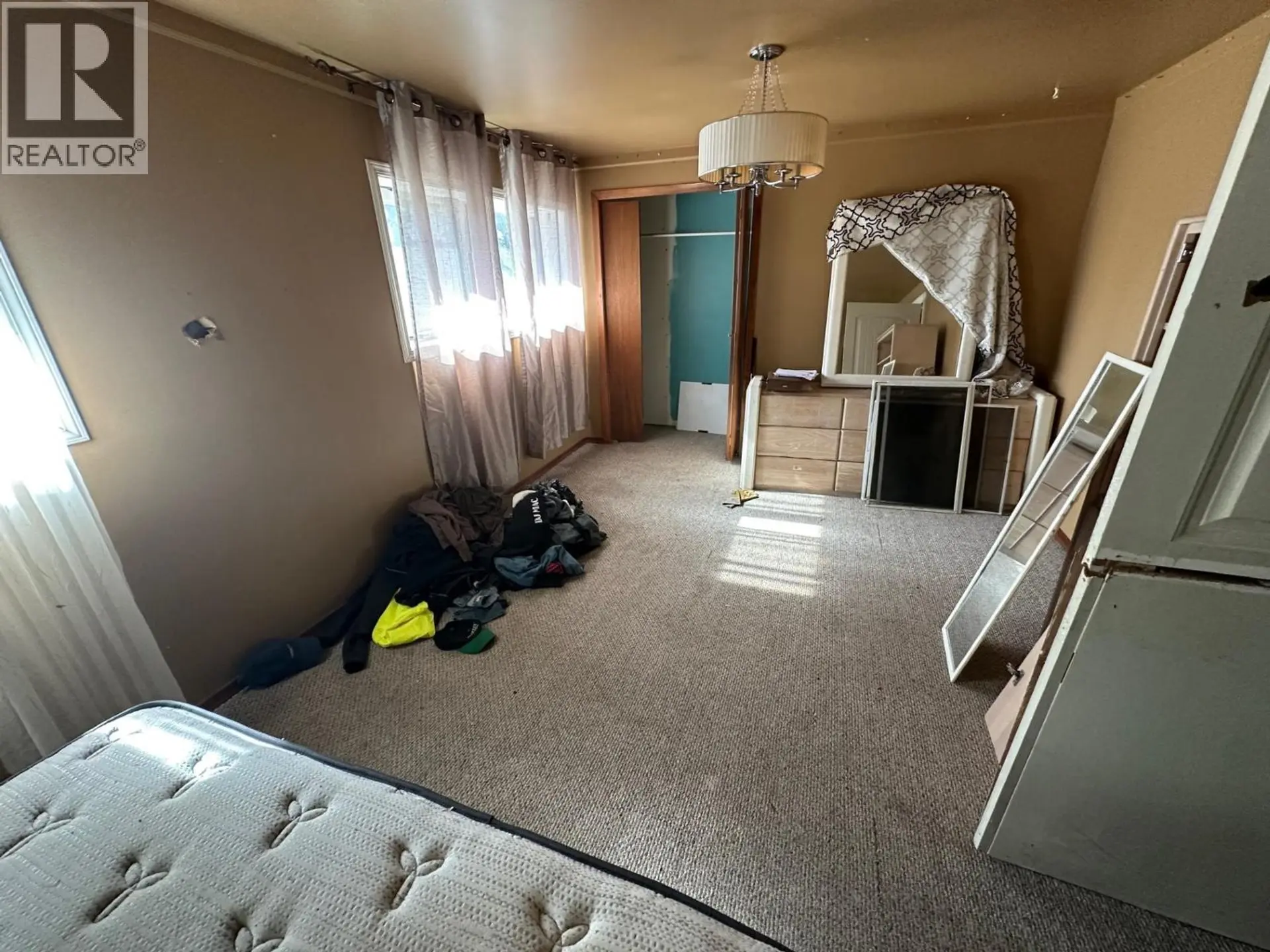 10239 98 STREET - Image 7