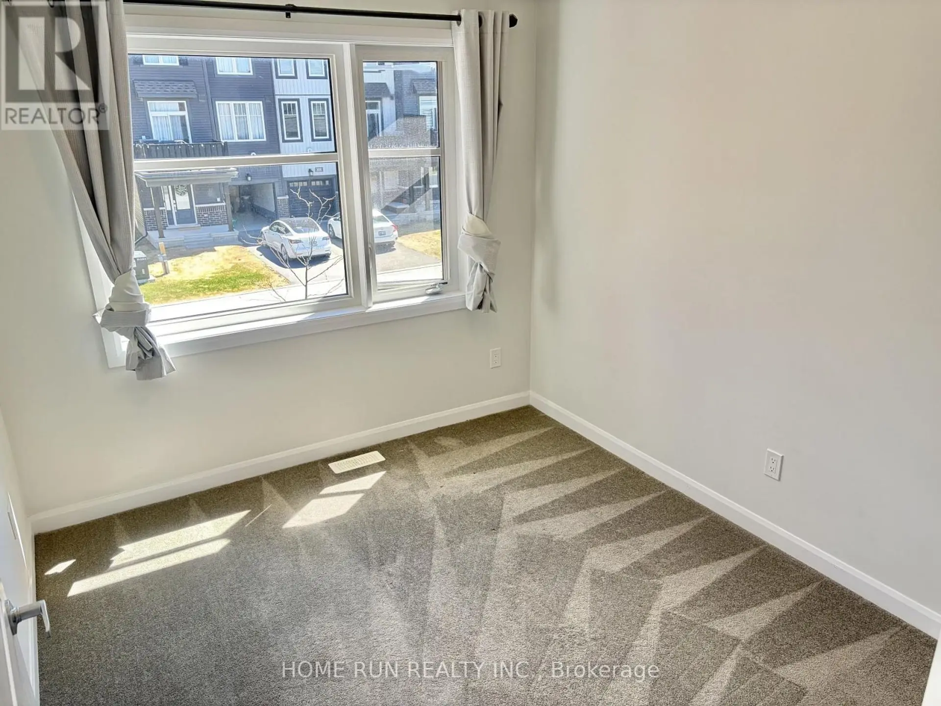 111 TEELIN CIRCLE - Image 12