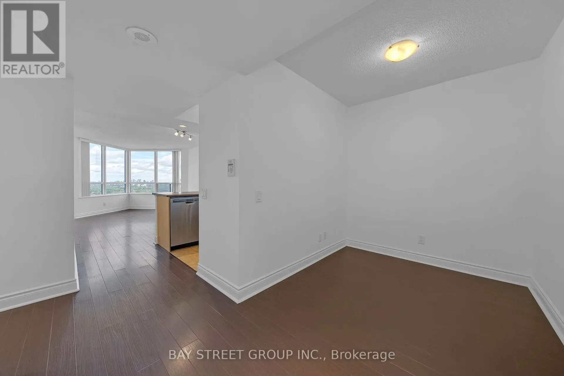 #2321 15 NORTHTOWN WAY - Image 6