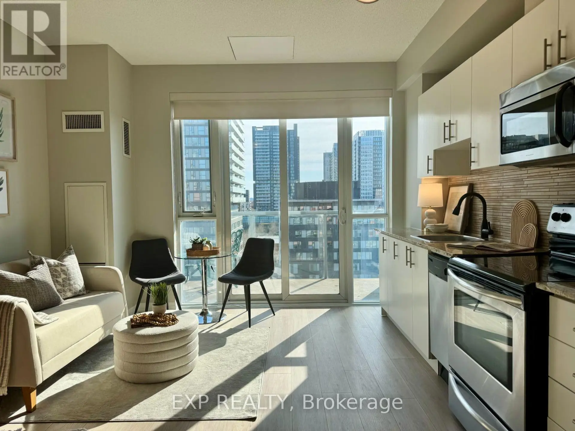 #917 25 COLE STREET - Image 2