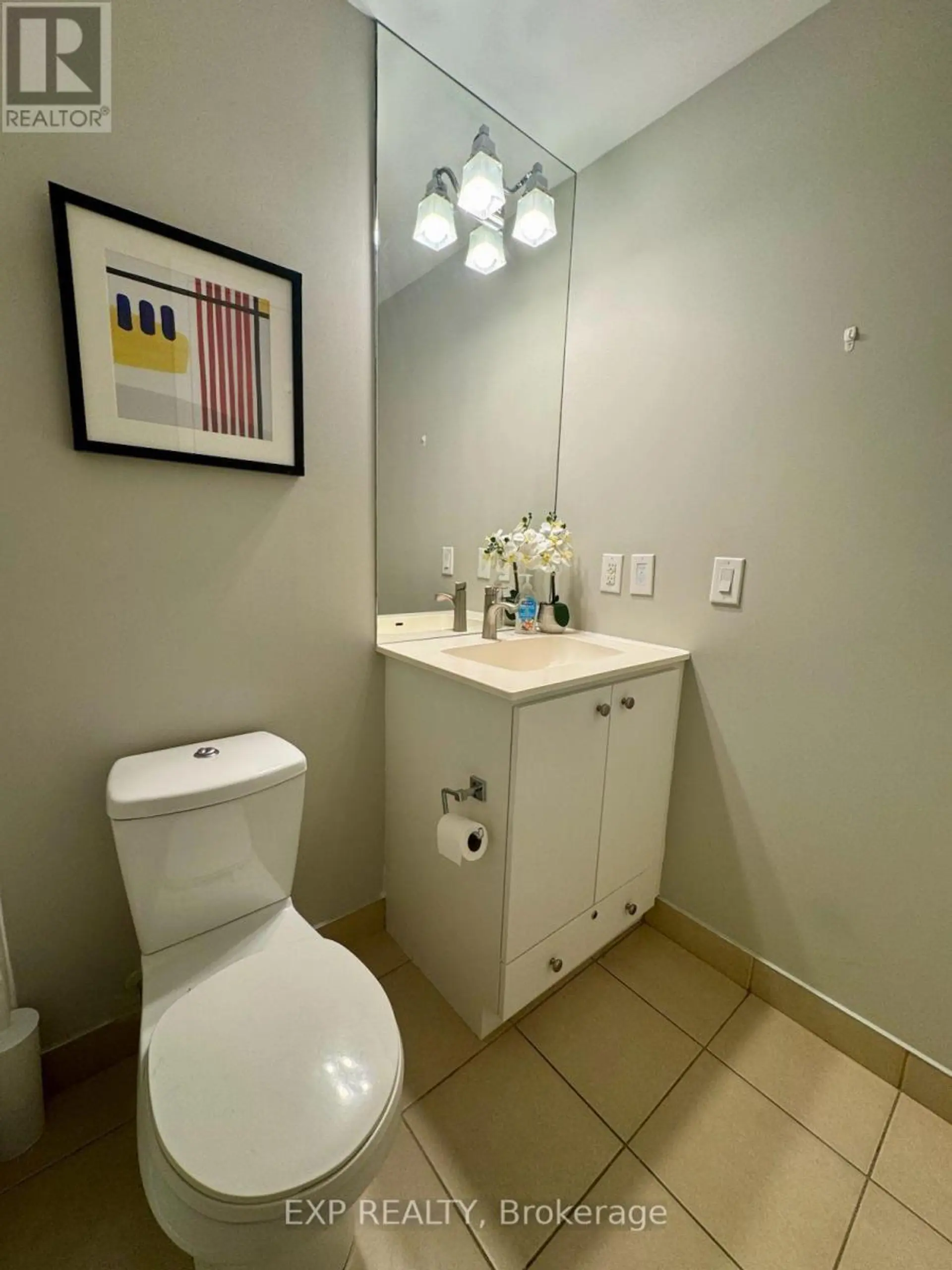 #917 25 COLE STREET - Image 9