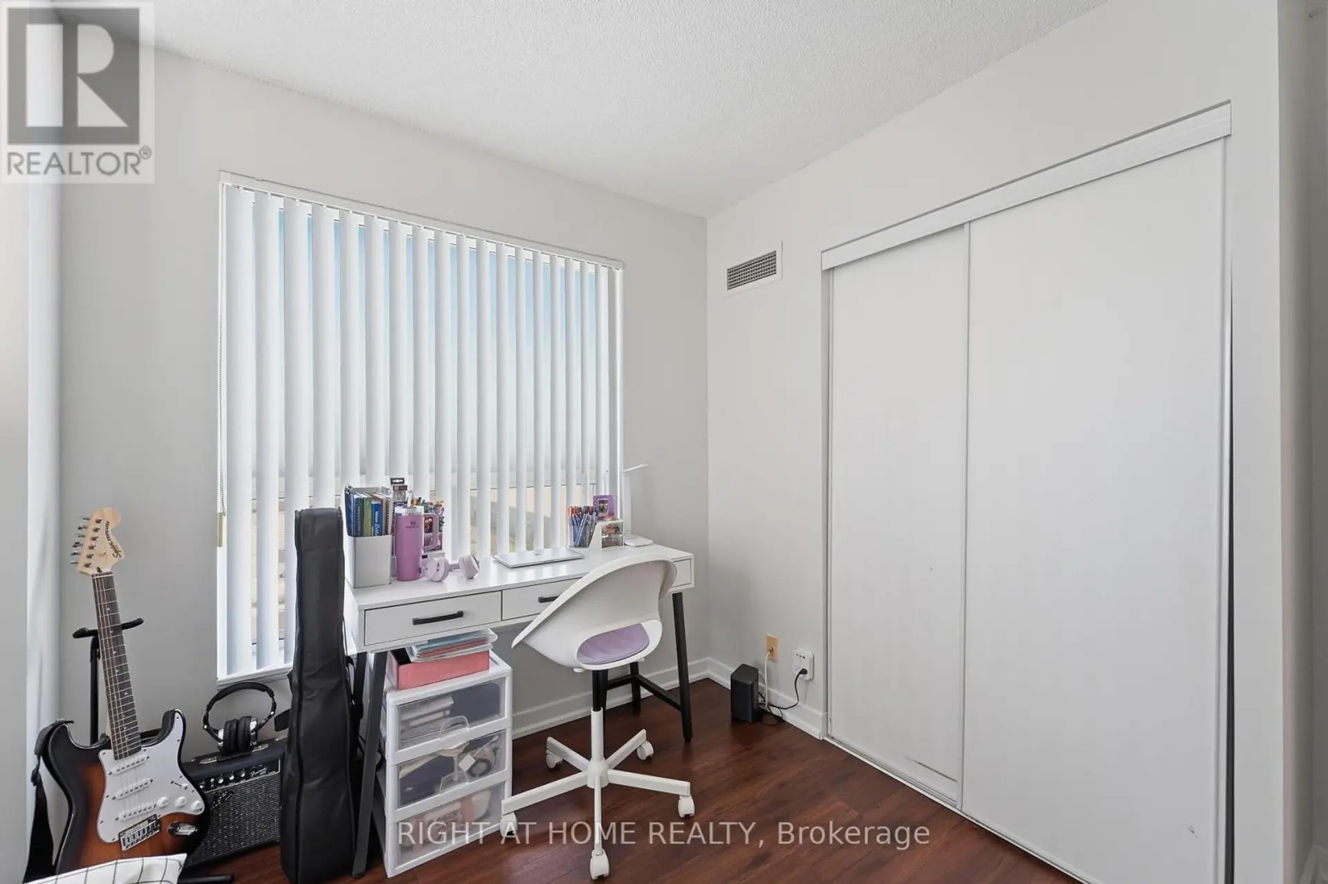 #1612 38 LEE CENTRE DRIVE - Image 12