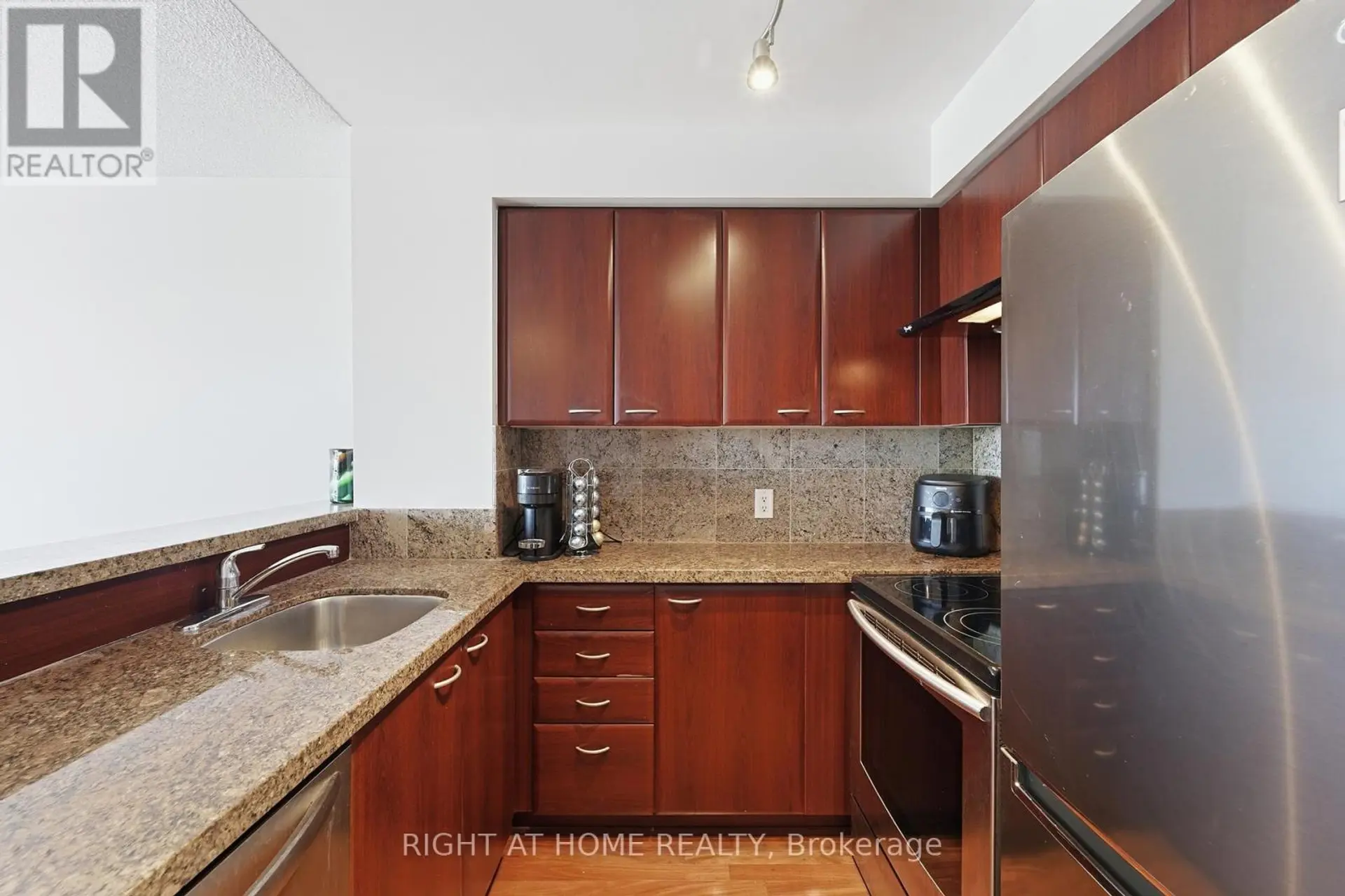 #1612 38 LEE CENTRE DRIVE - Image 8