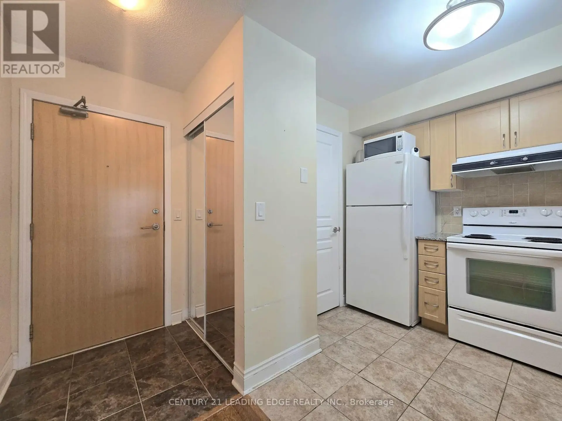 #810 55 SOUTH TOWN CENTRE BOULEVARD - Image 3