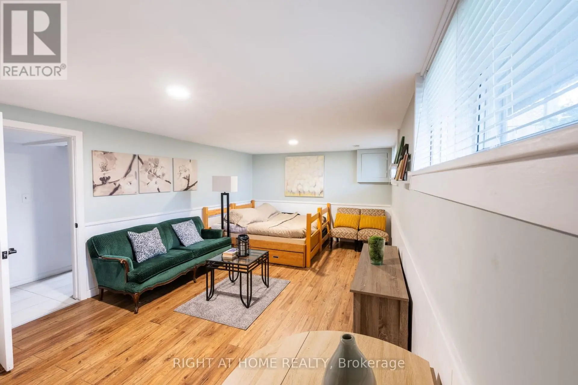 323 LINDAN AVENUE - Image 11