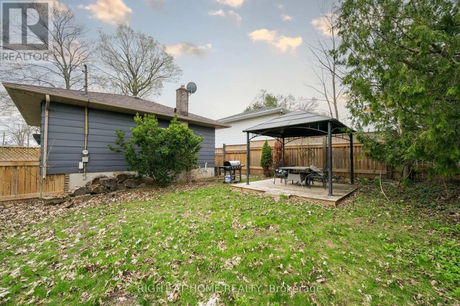 323 LINDAN AVENUE - Image 15