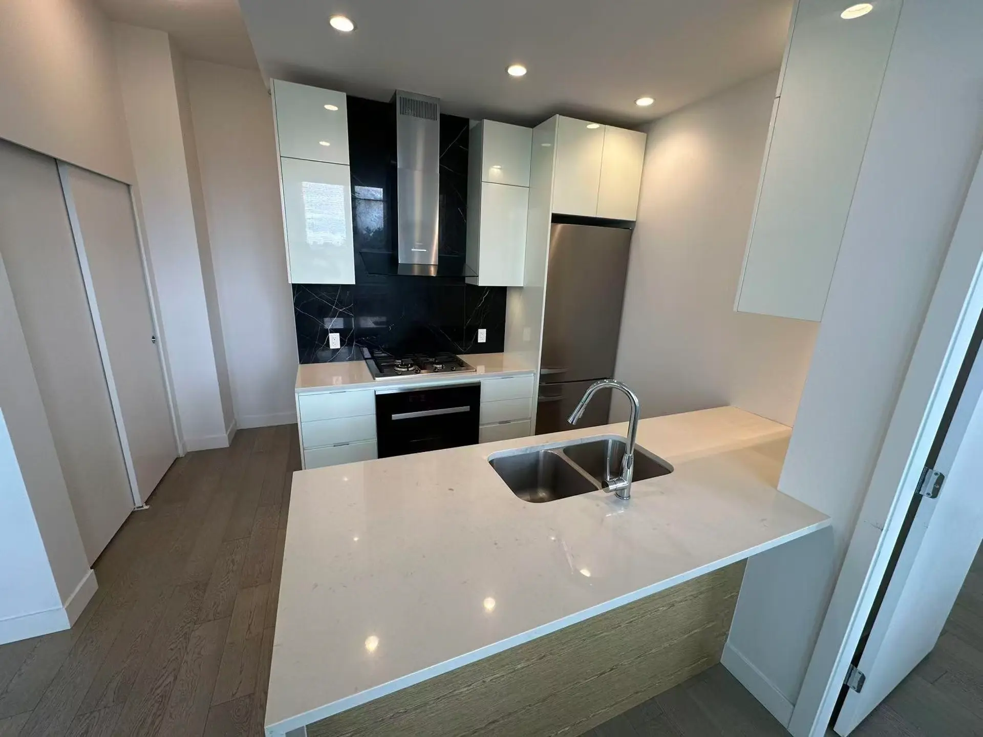 #406 6733 Cambie Street - Image 3