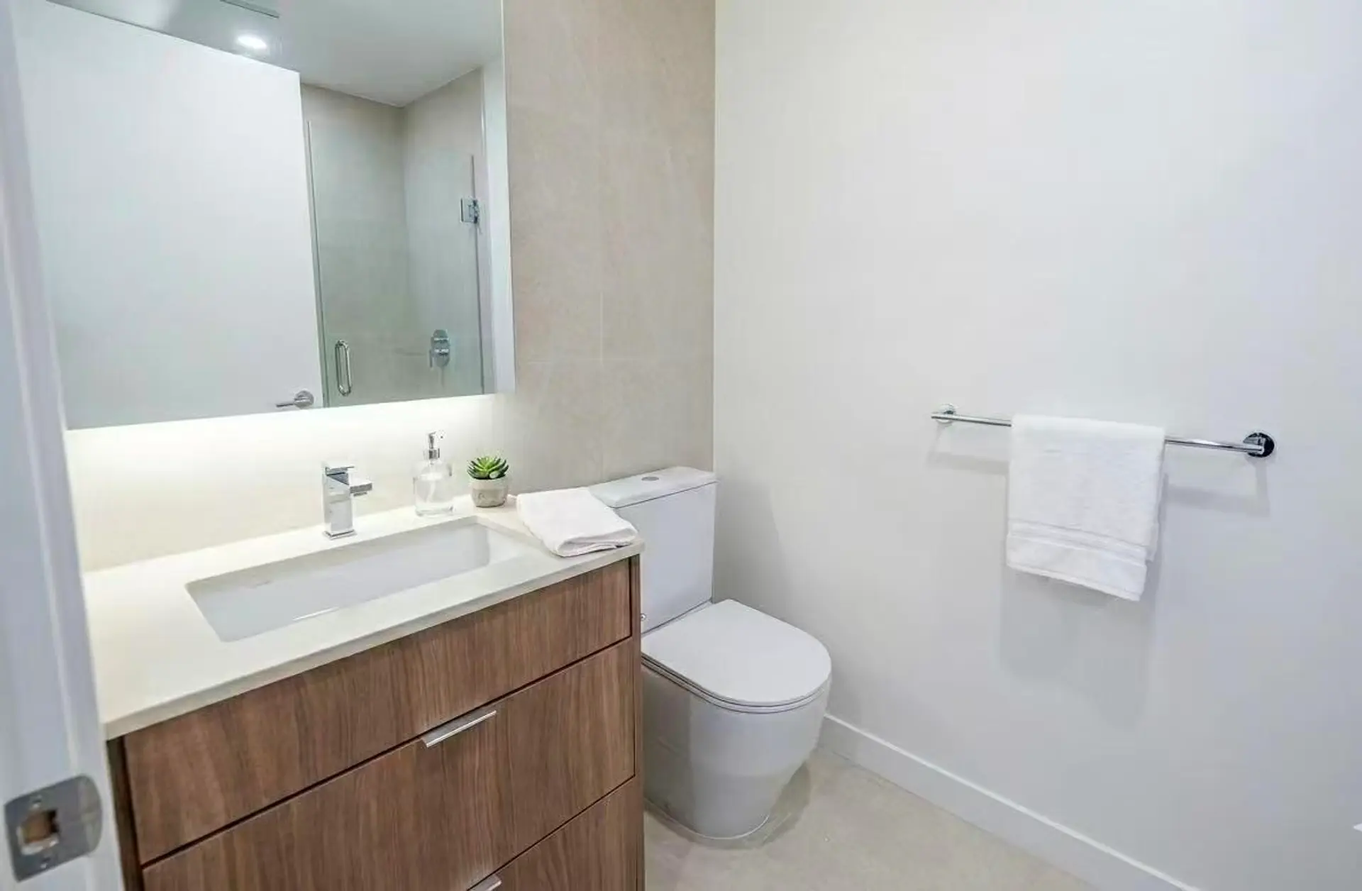 #2502 6087 Wilson Avenue - Image 9