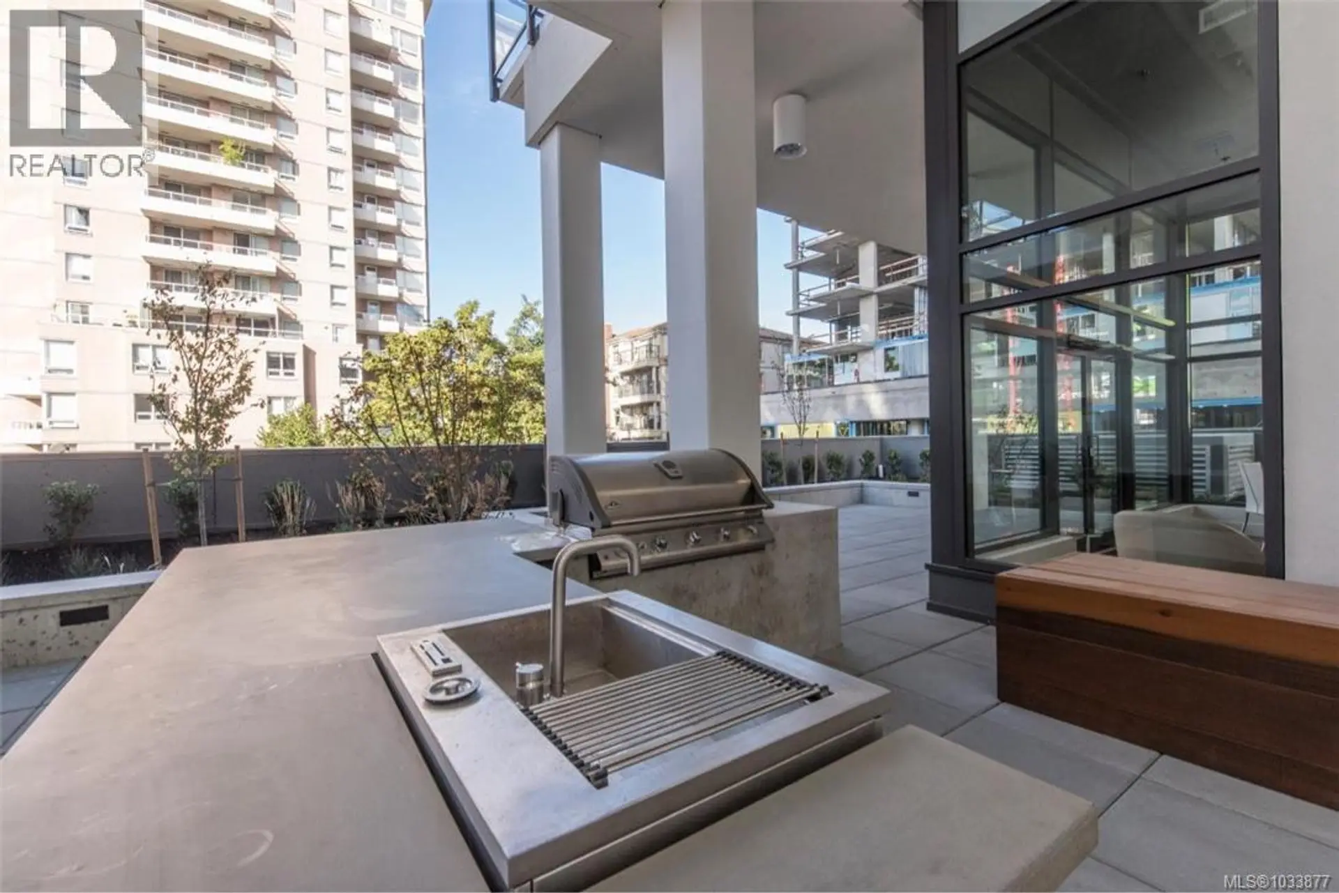 #605 960 Yates St - Image 11