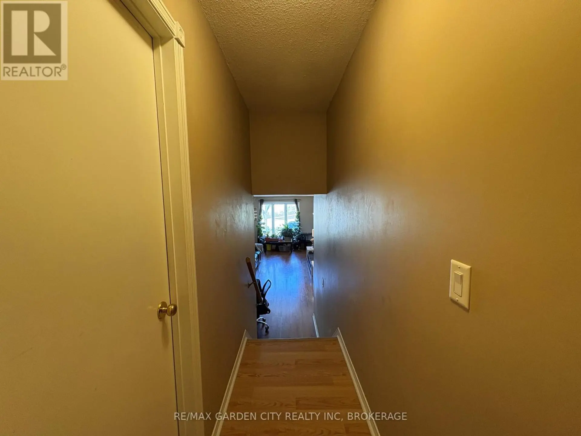 23 POPLAR CRESCENT - Image 8