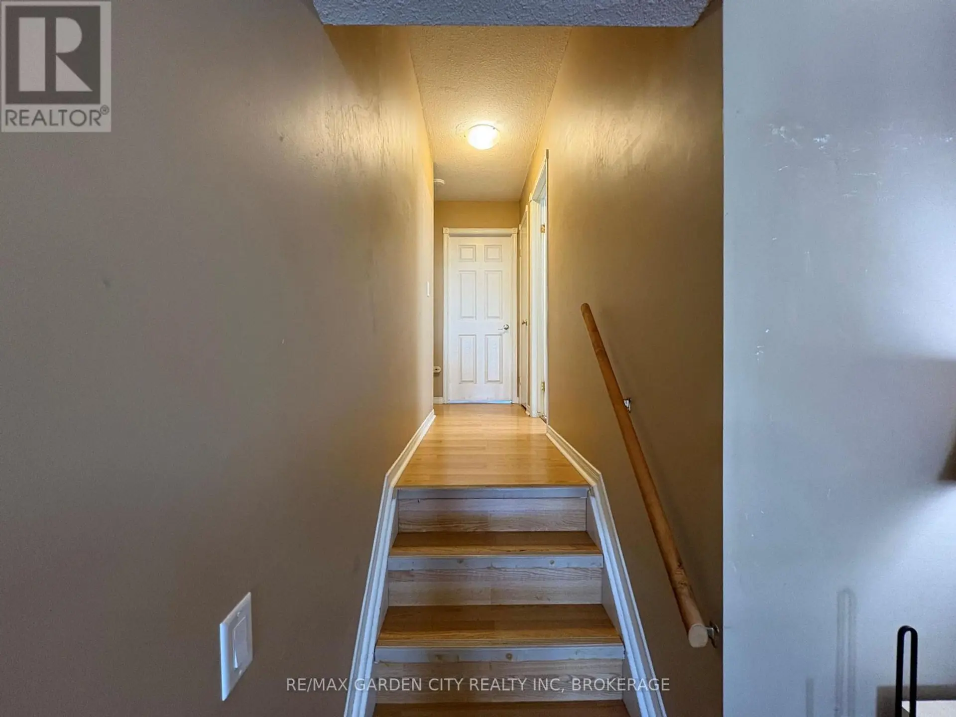 23 POPLAR CRESCENT - Image 9