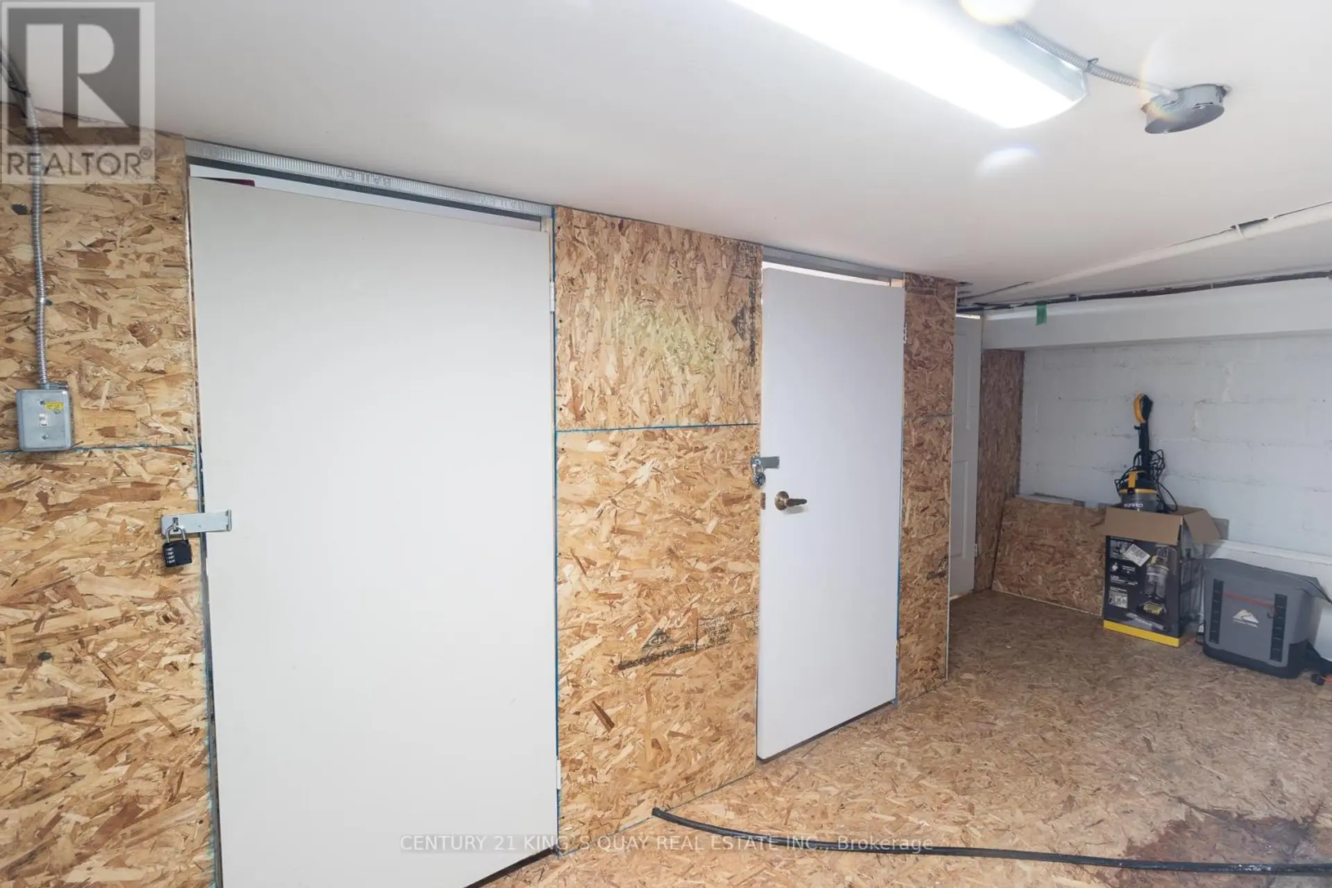 301 CLEVELAND STREET - Image 15