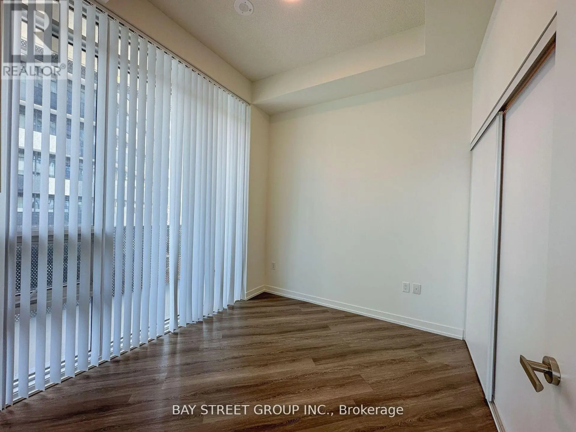 #4909 138 DOWNES STREET - Image 5