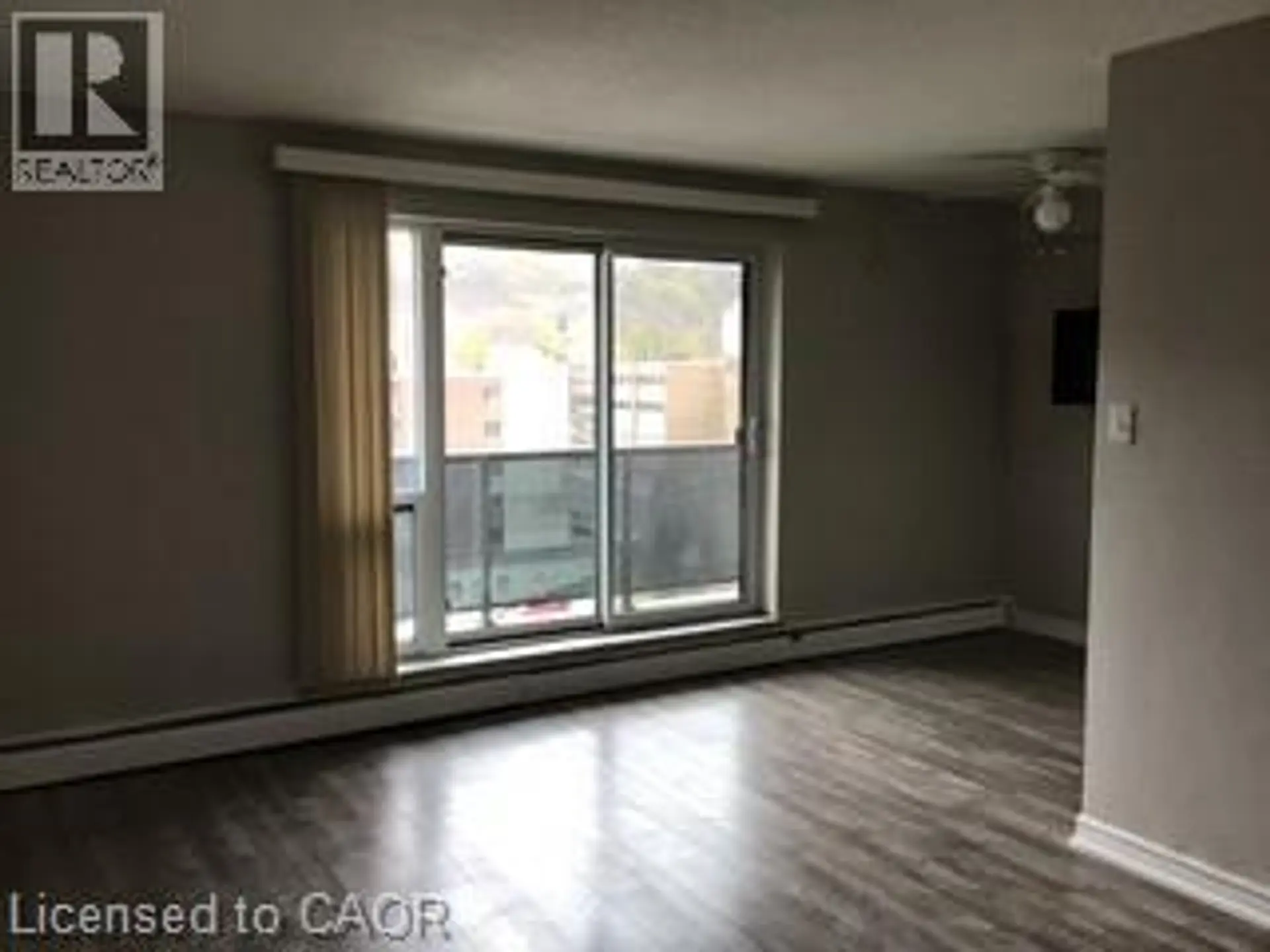 #904 81 E CHARLTON Avenue E - Image 4