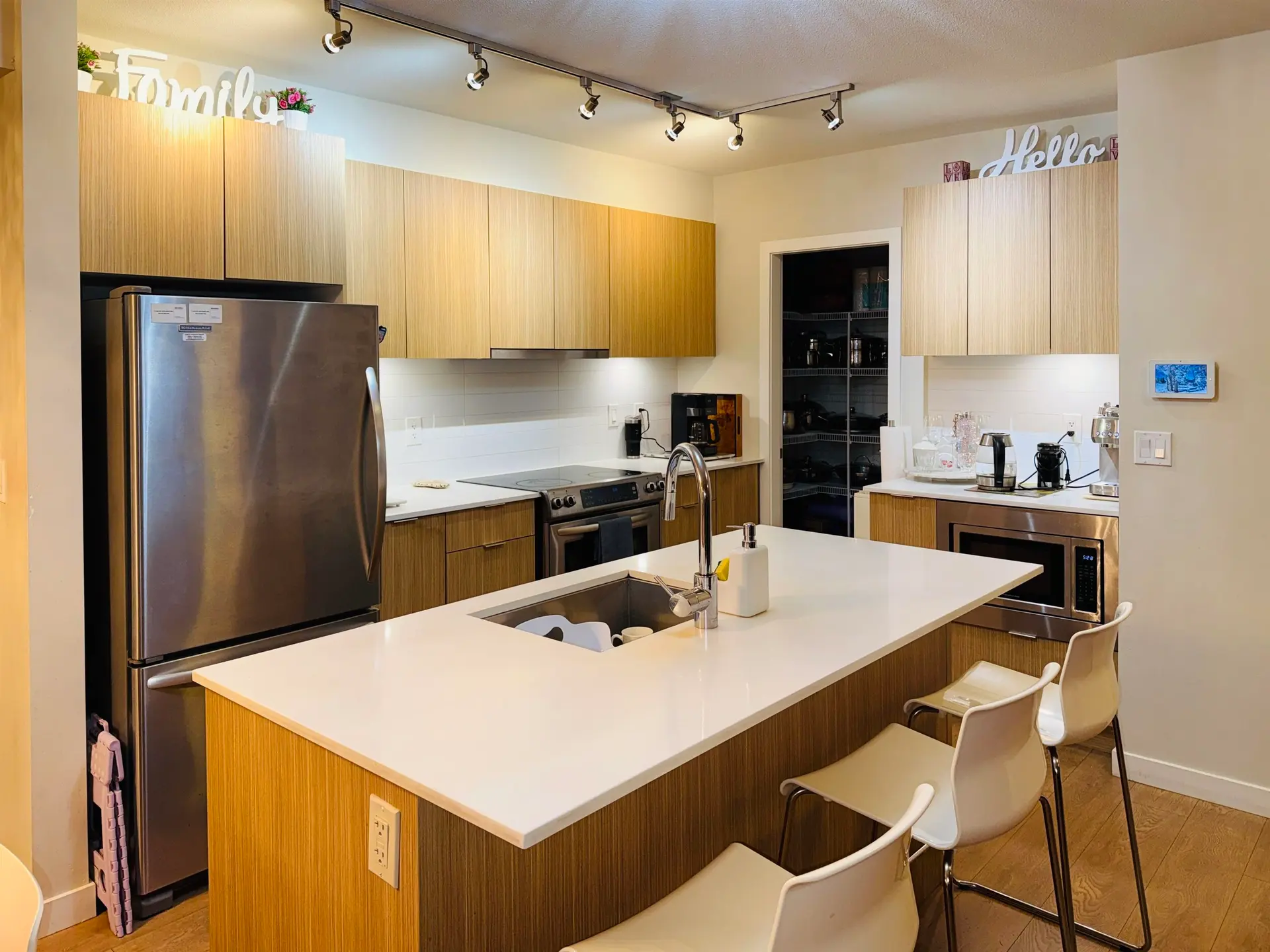 #49 3728 Thurston Street - Image 4