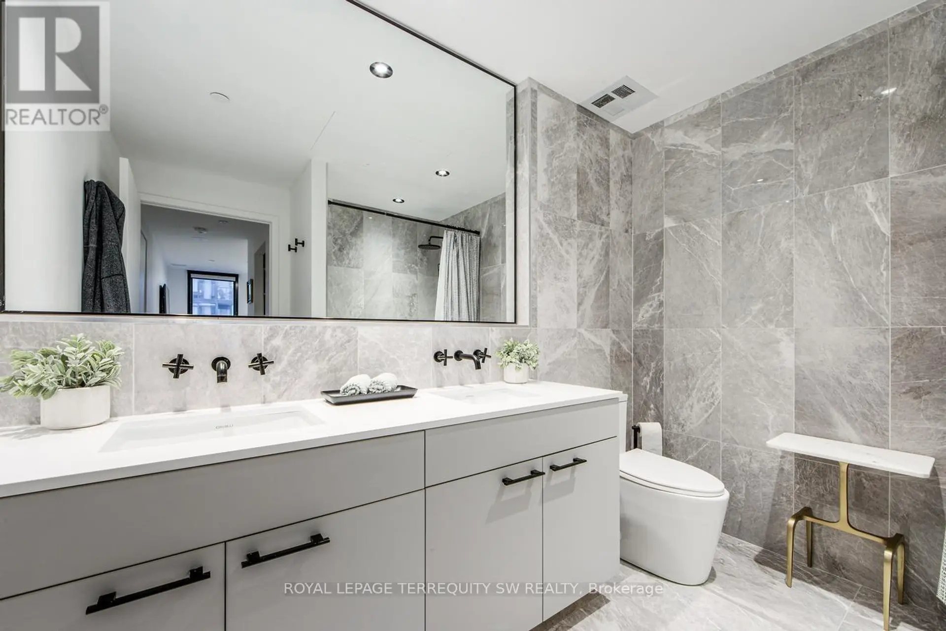 #901 41 DOVERCOURT ROAD - Image 7