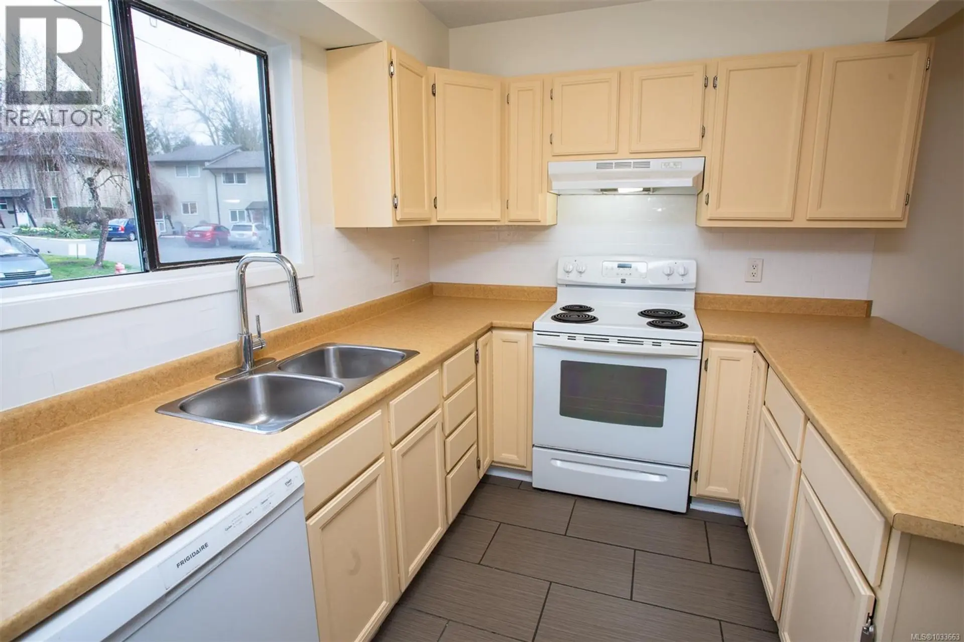 #32 3025 Cowichan Lake Rd - Image 4