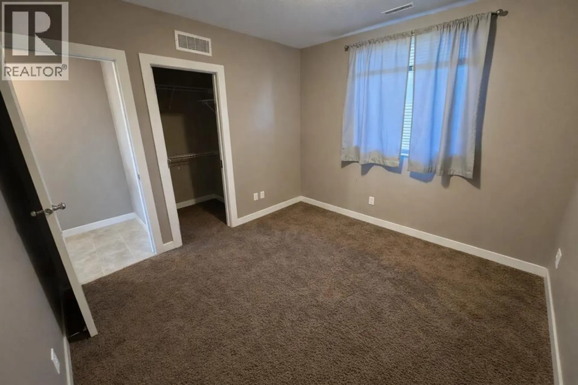 #2 189 Silkstone Road W - Image 14