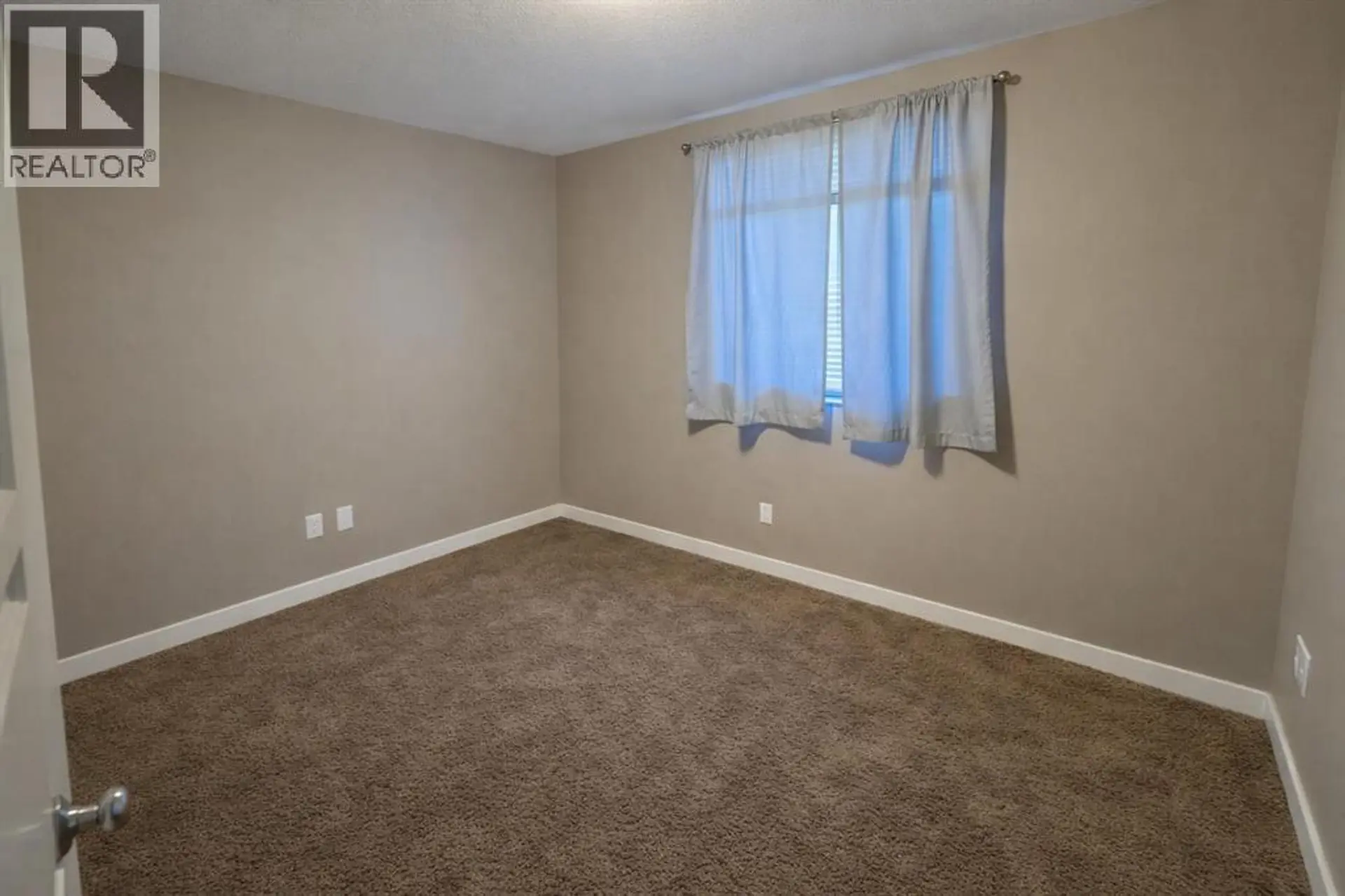 #2 189 Silkstone Road W - Image 15