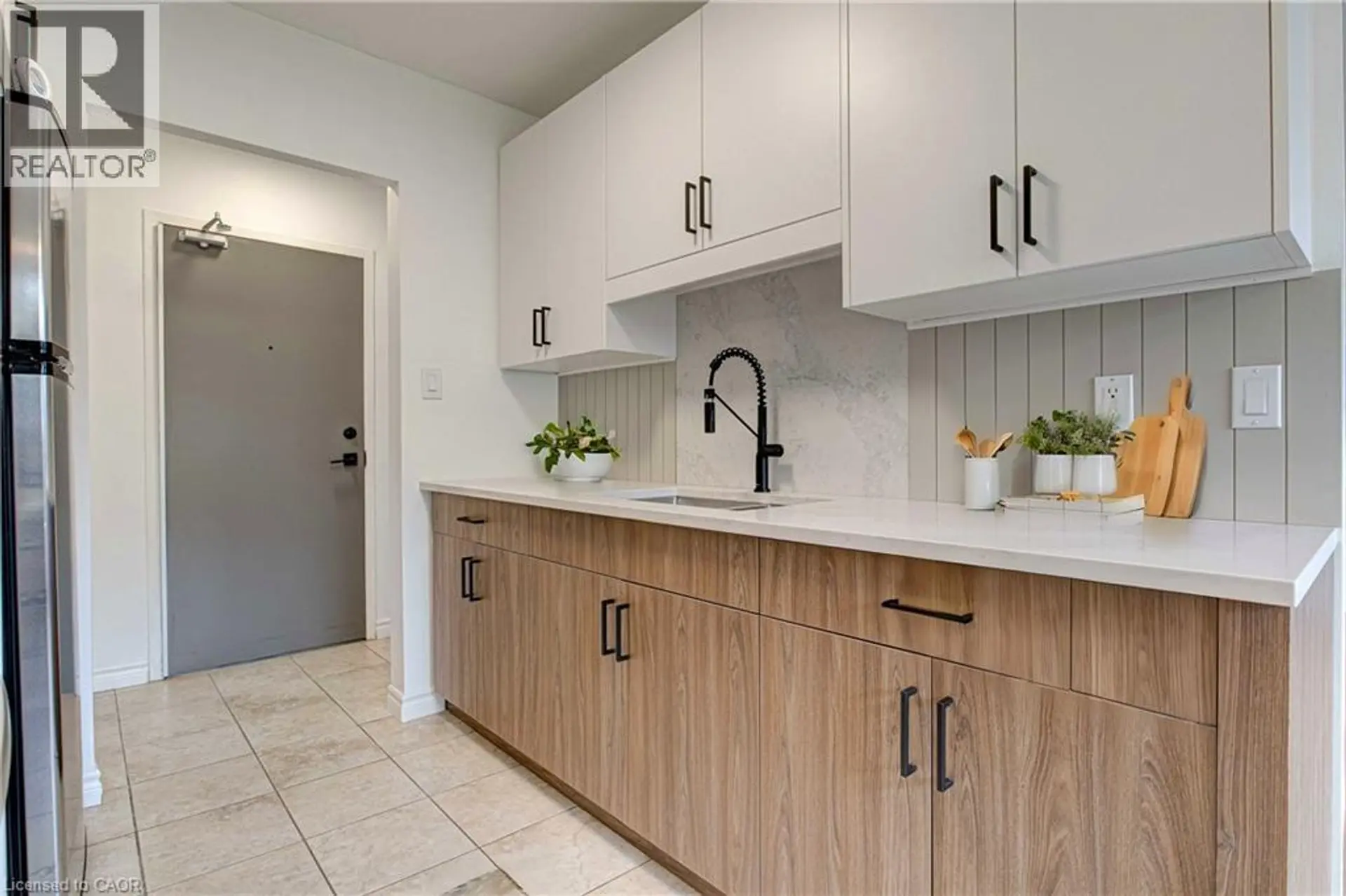 #405 283 FAIRWAY Road N - Image 3