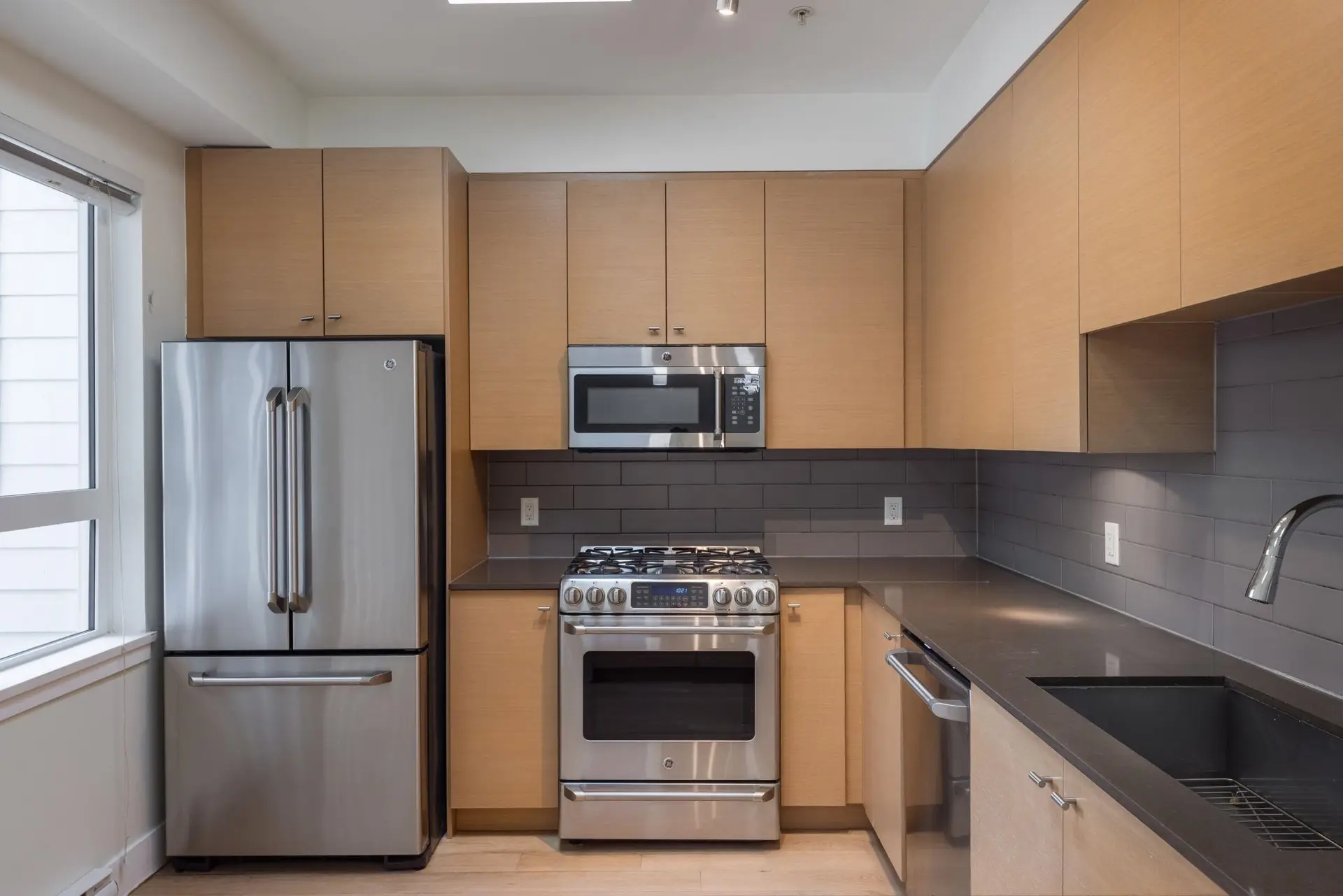 #202 260 Ewen Avenue - Image 4