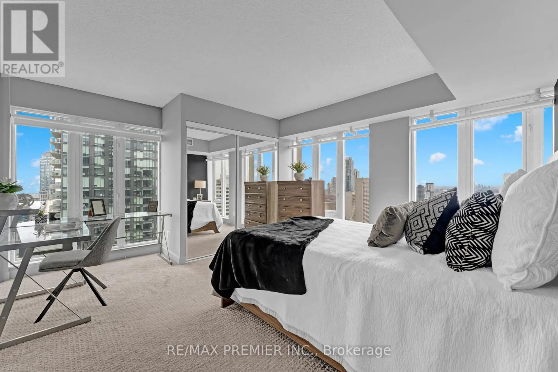 #4407 210 VICTORIA STREET - Image 17