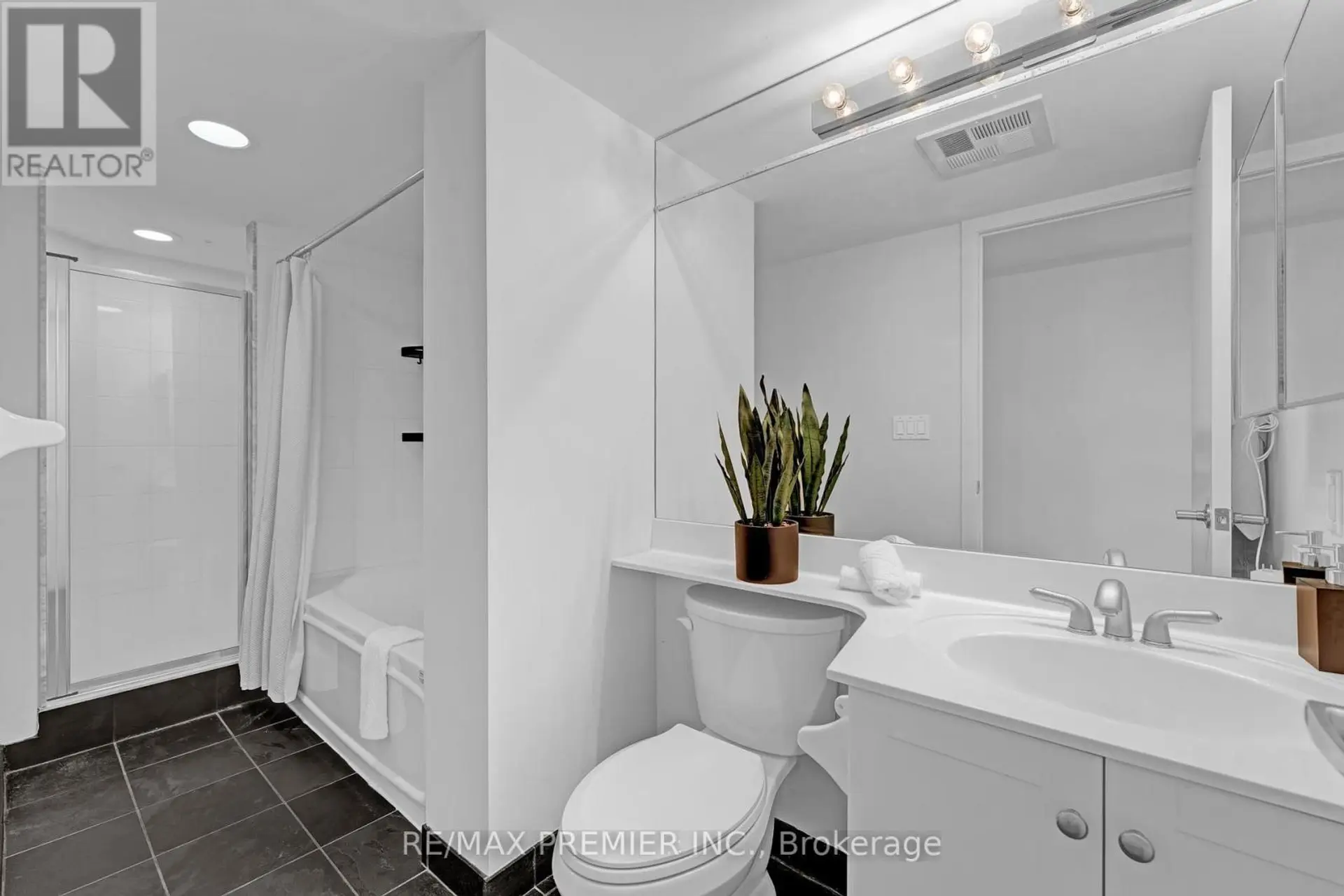 #4407 210 VICTORIA STREET - Image 16