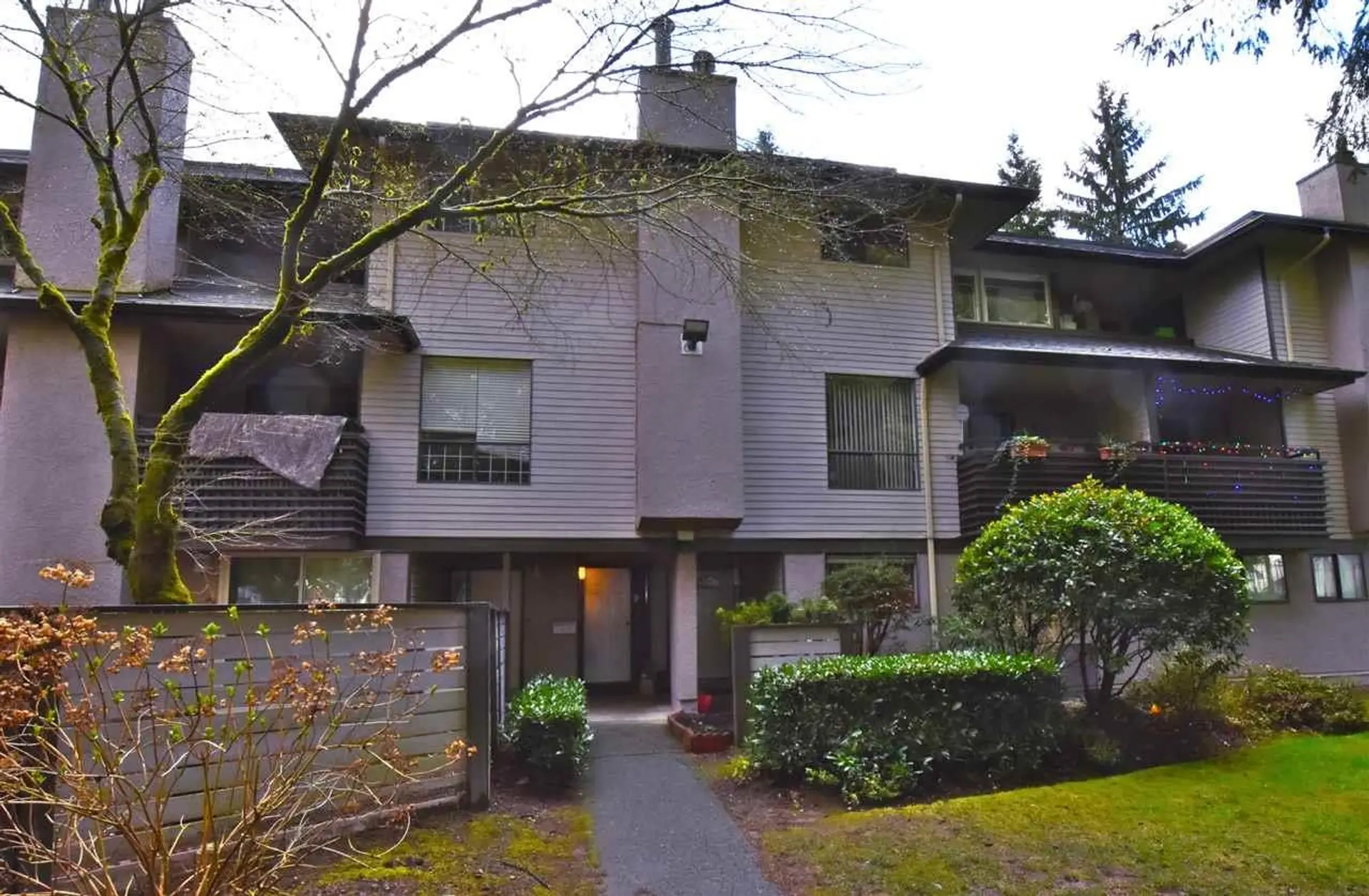 Property at 10527 Holly Park Lane, Surrey, BC