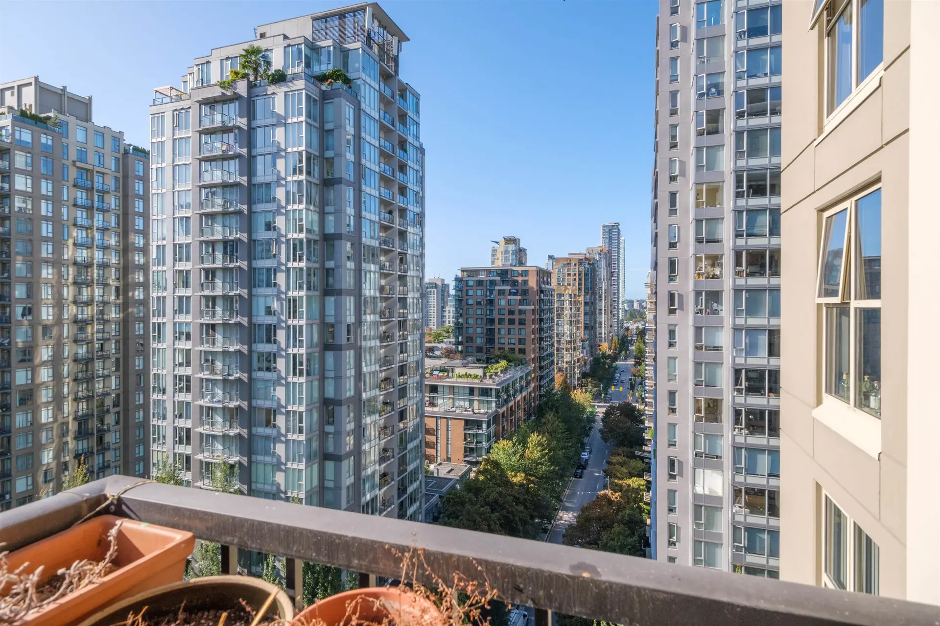 Property at #1507 989 Richards Street, Vancouver, BC