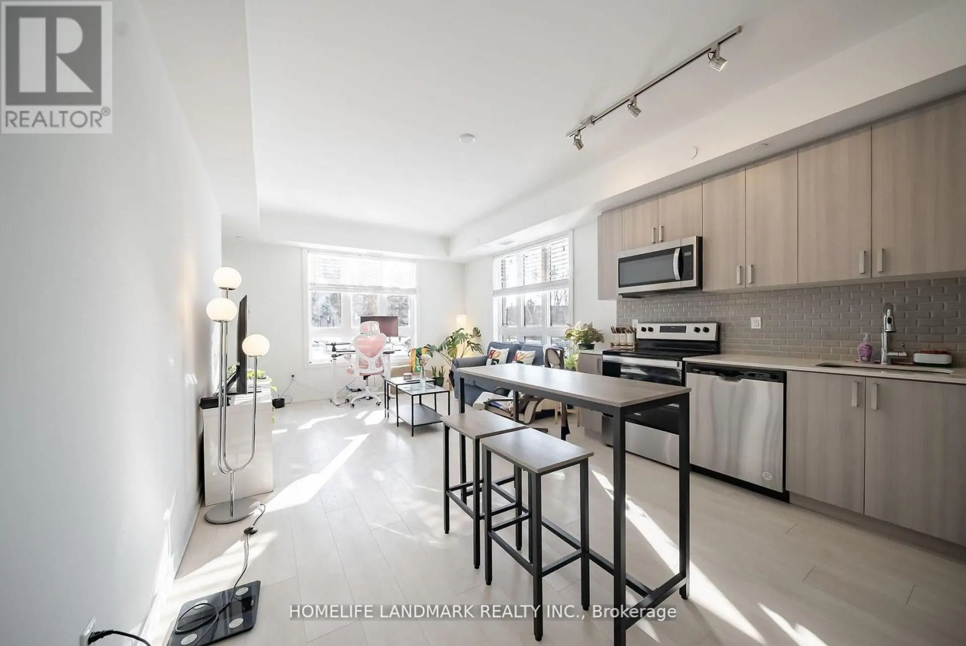 #2 4015 HICKORY DRIVE - Image 7