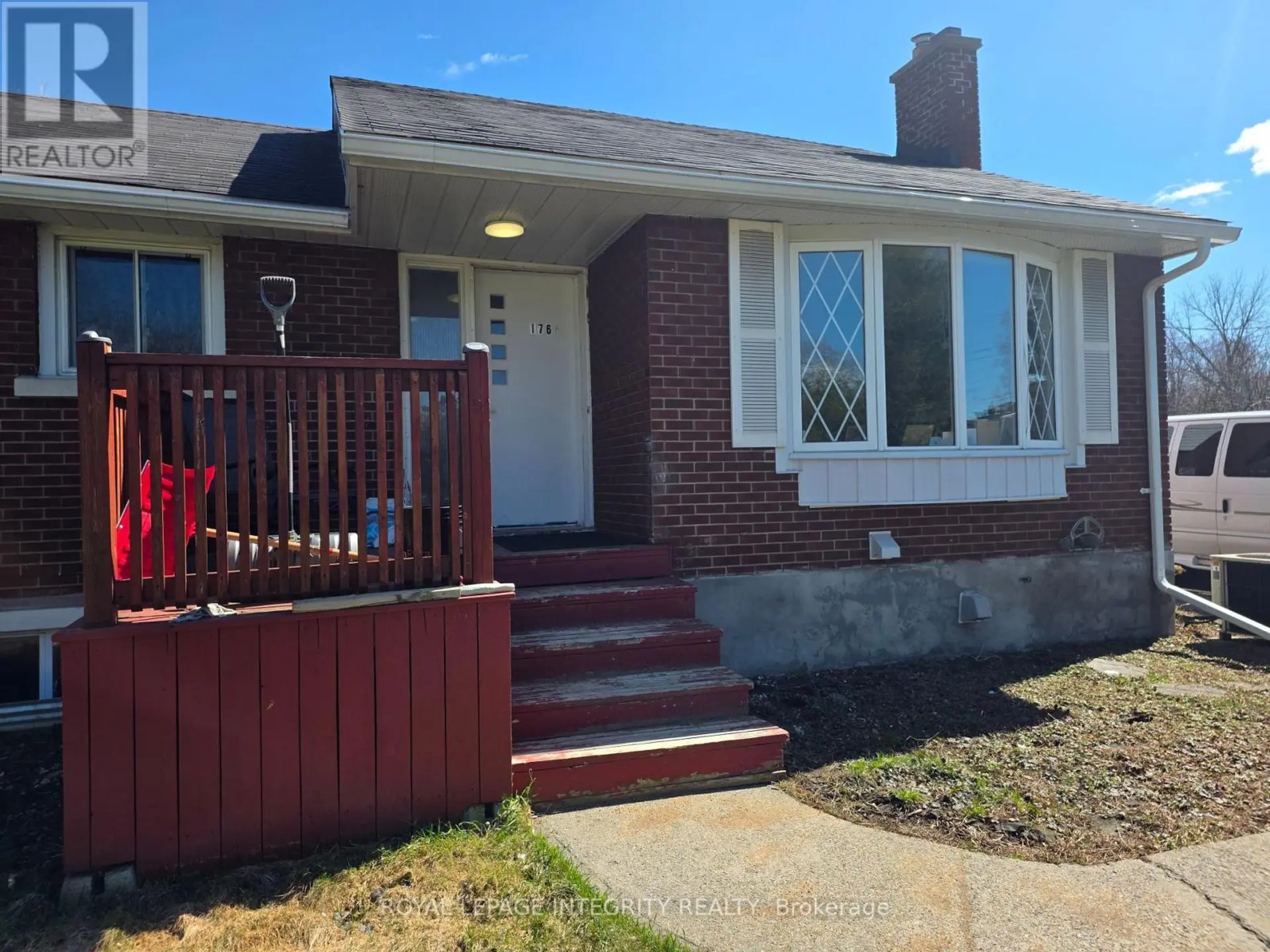 176 OAKRIDGE BOULEVARD - Image 1