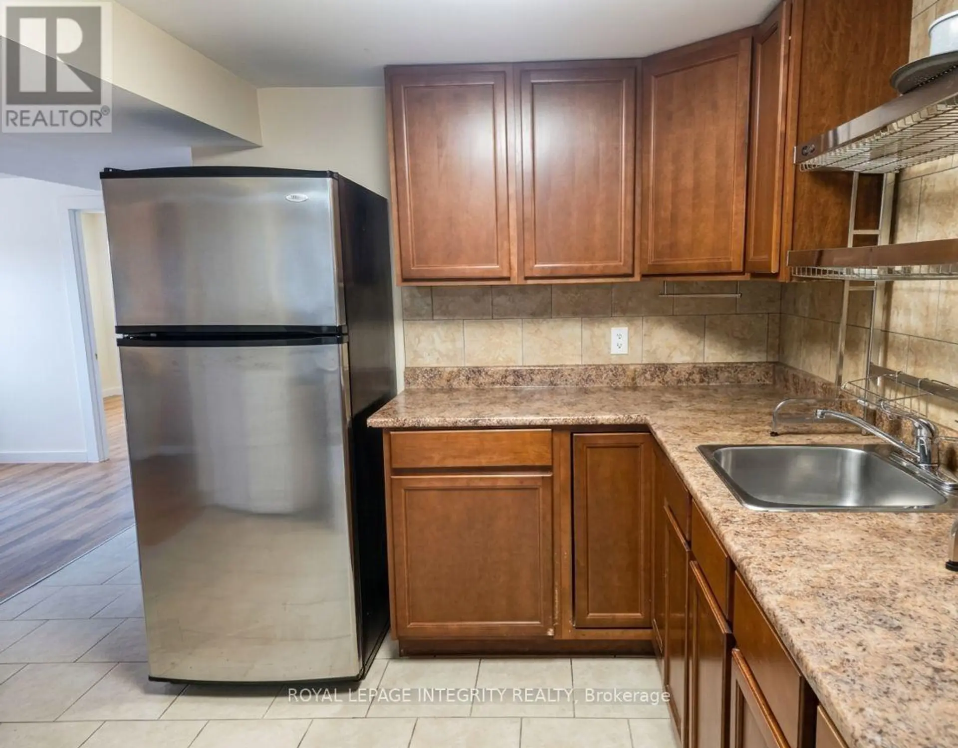 176 OAKRIDGE BOULEVARD - Image 11